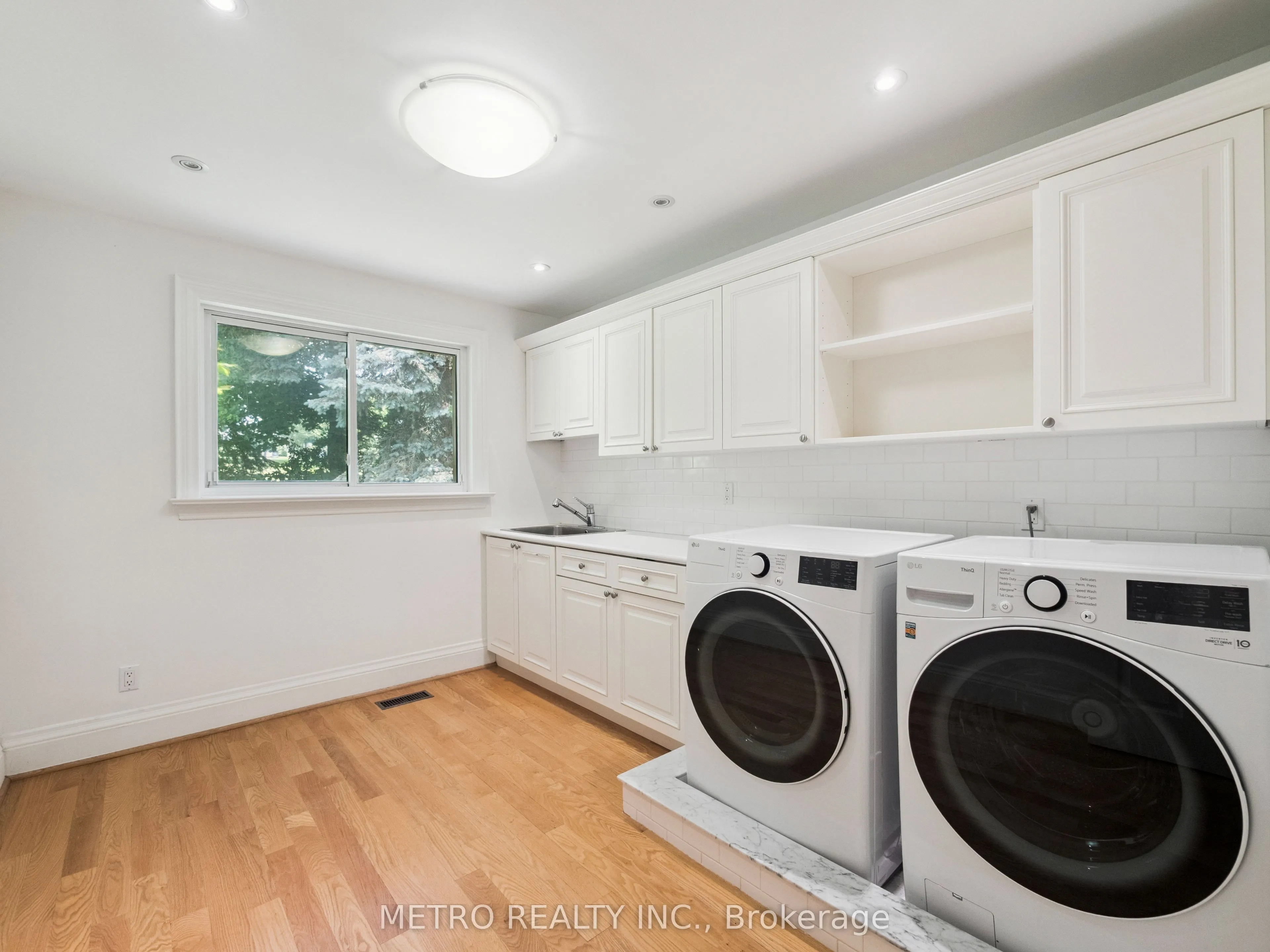 14 Village Squire Lane