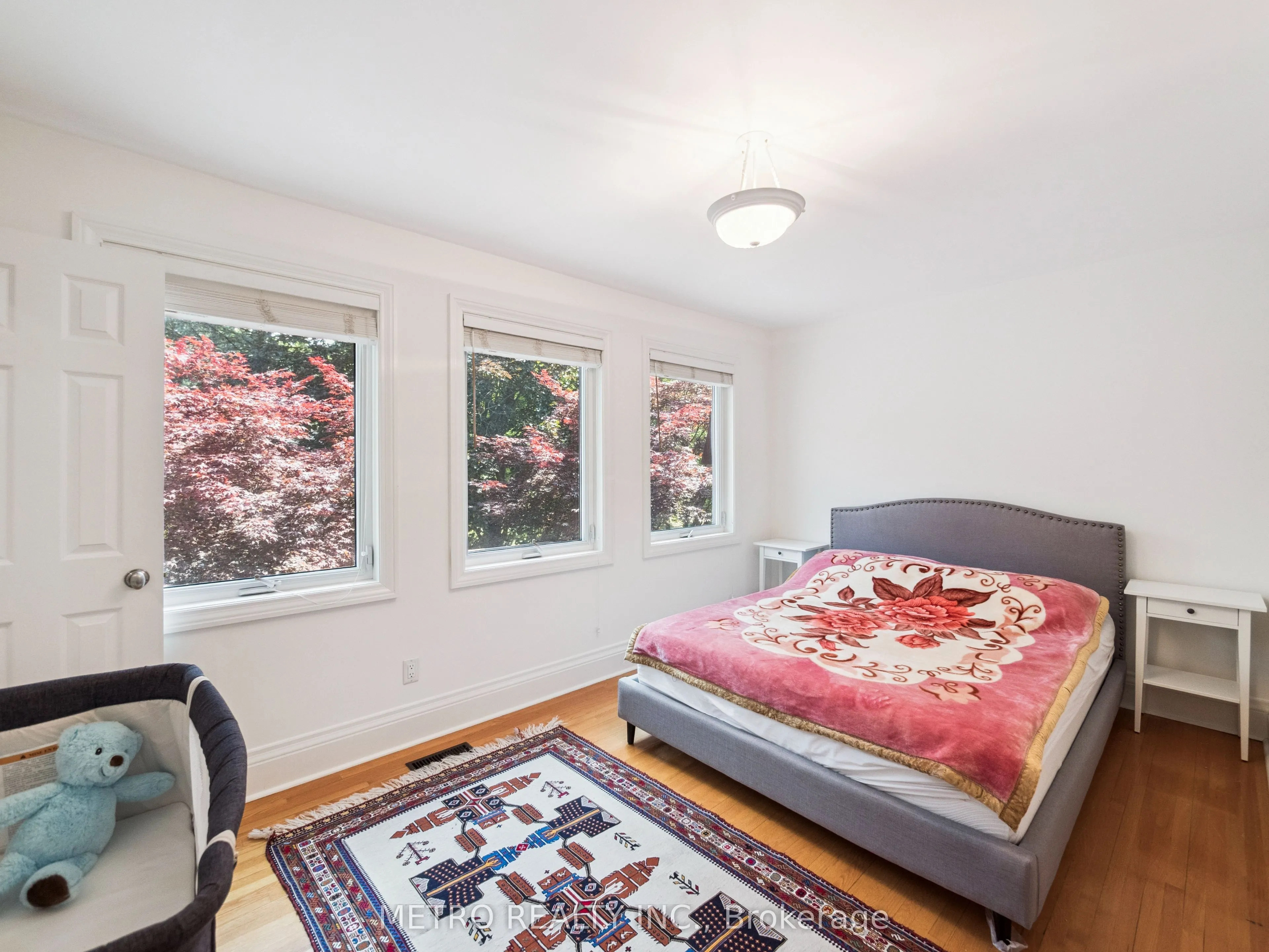 14 Village Squire Lane