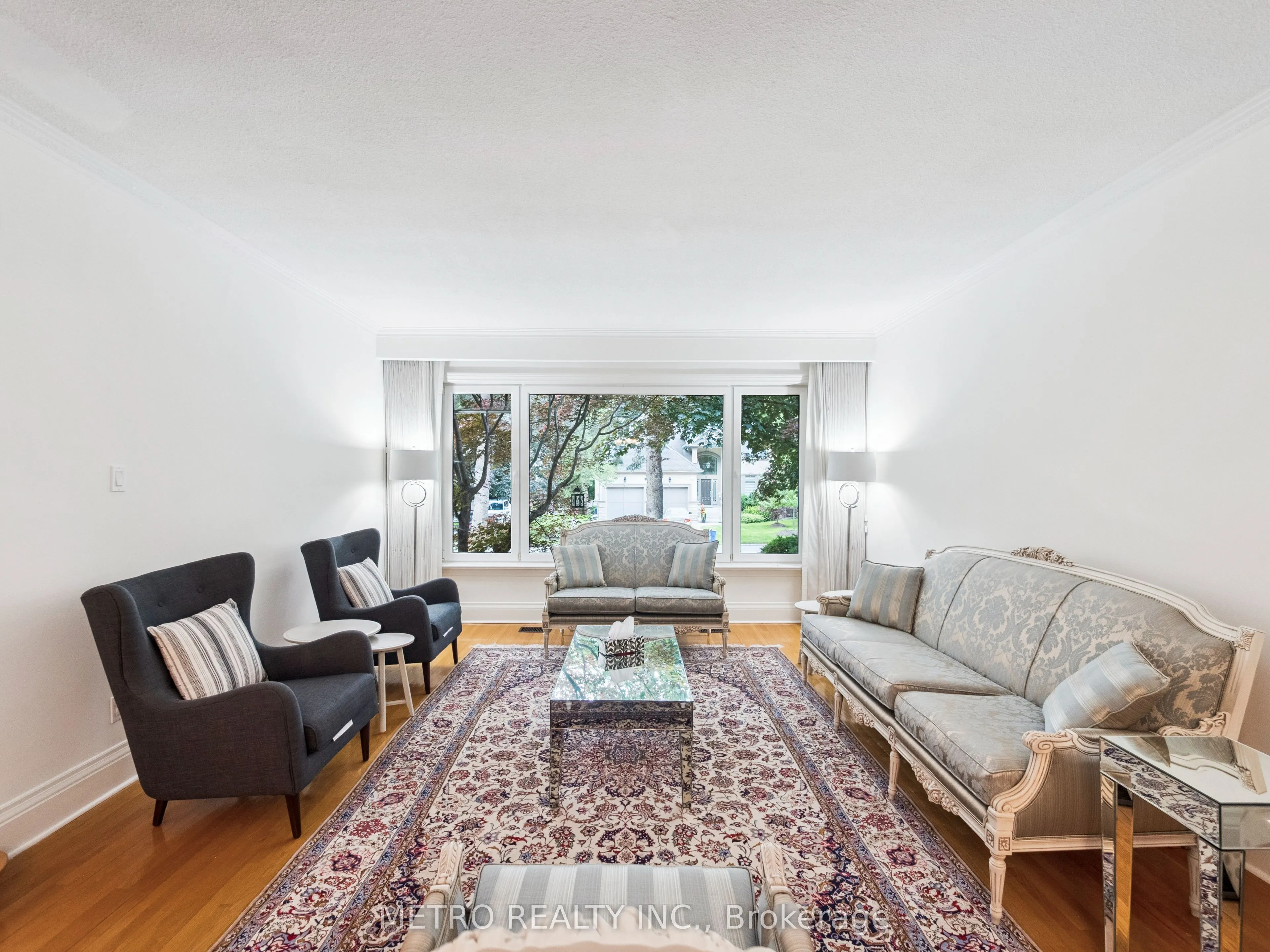 14 Village Squire Lane