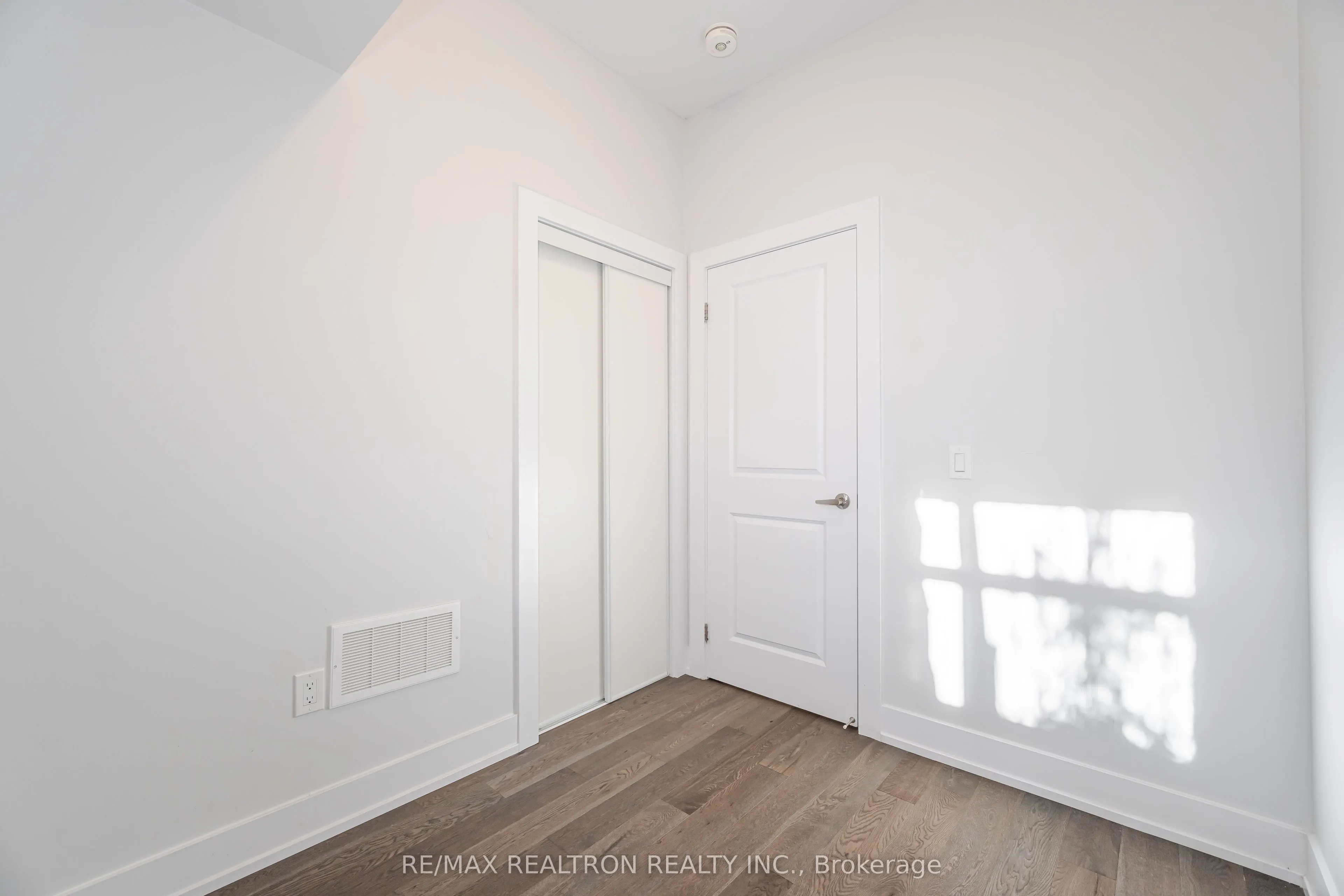 9580 Islington Avenue, #L142
