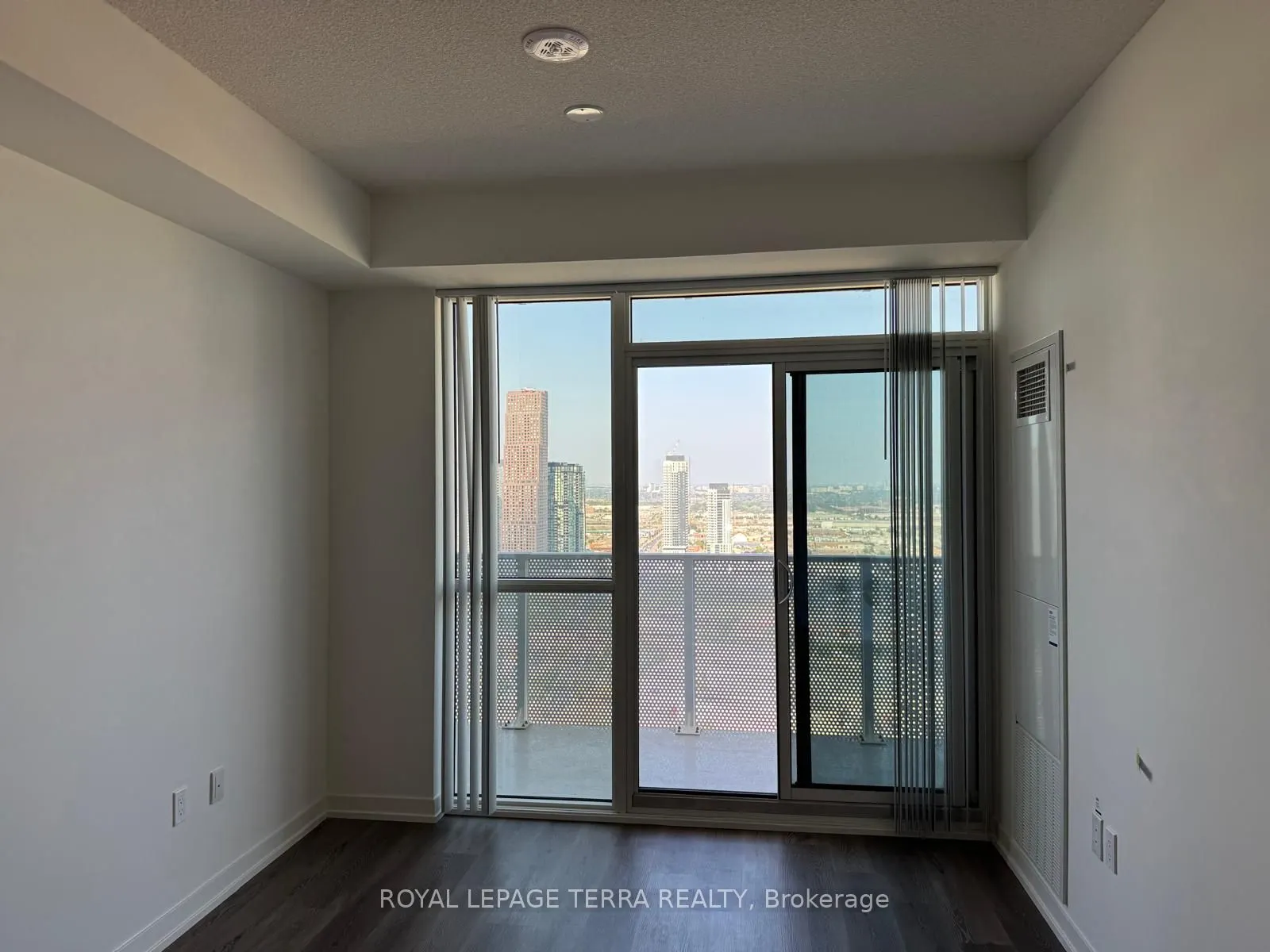 28 Interchange Way, #4007