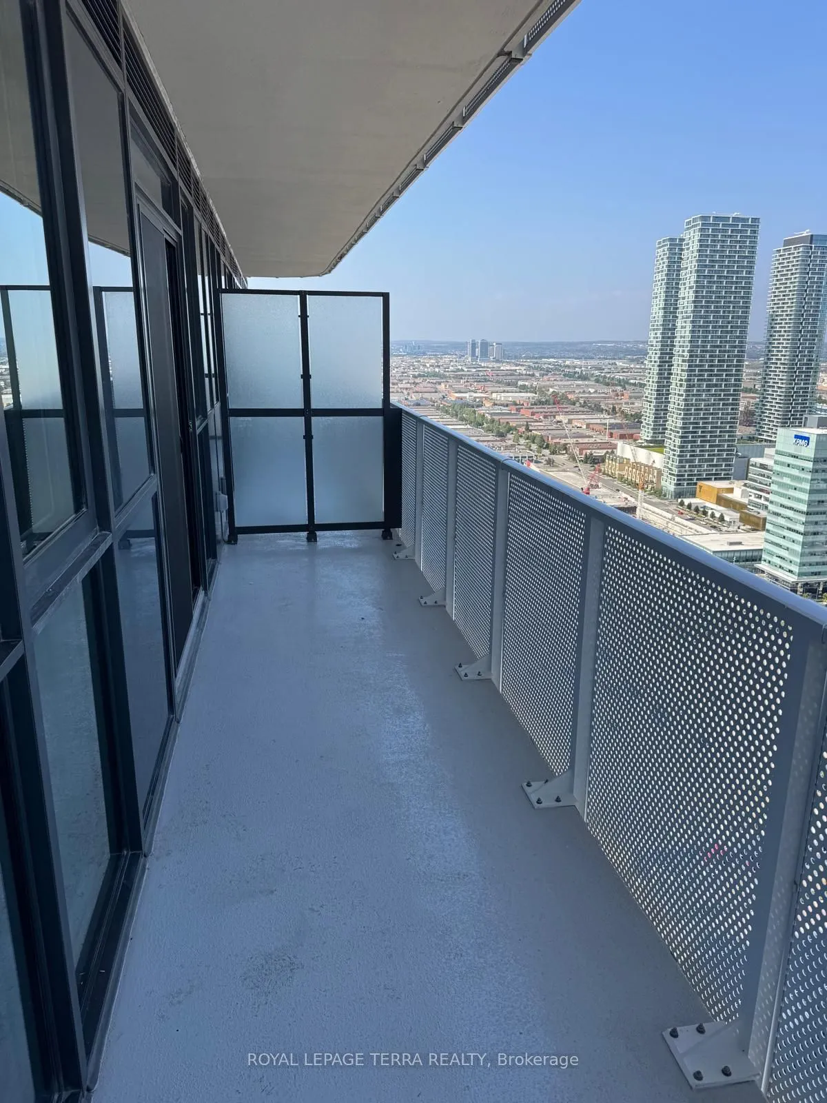28 Interchange Way, #4007