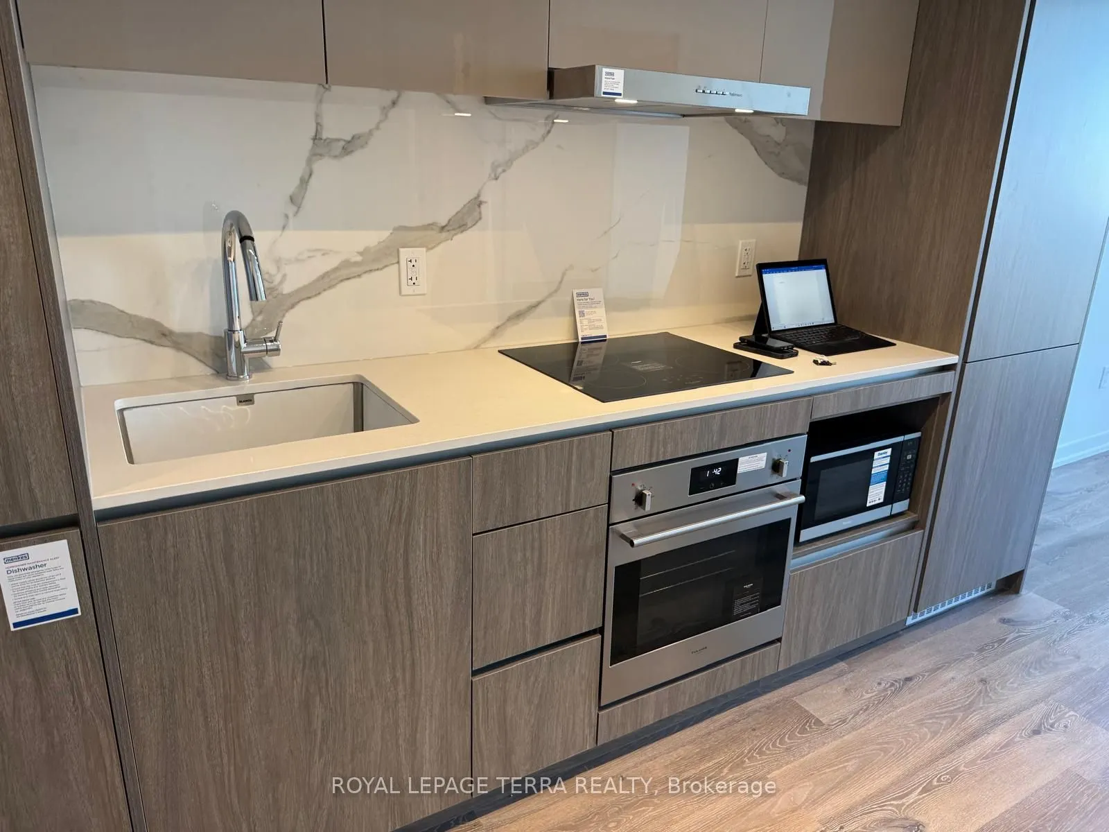 28 Interchange Way, #4007