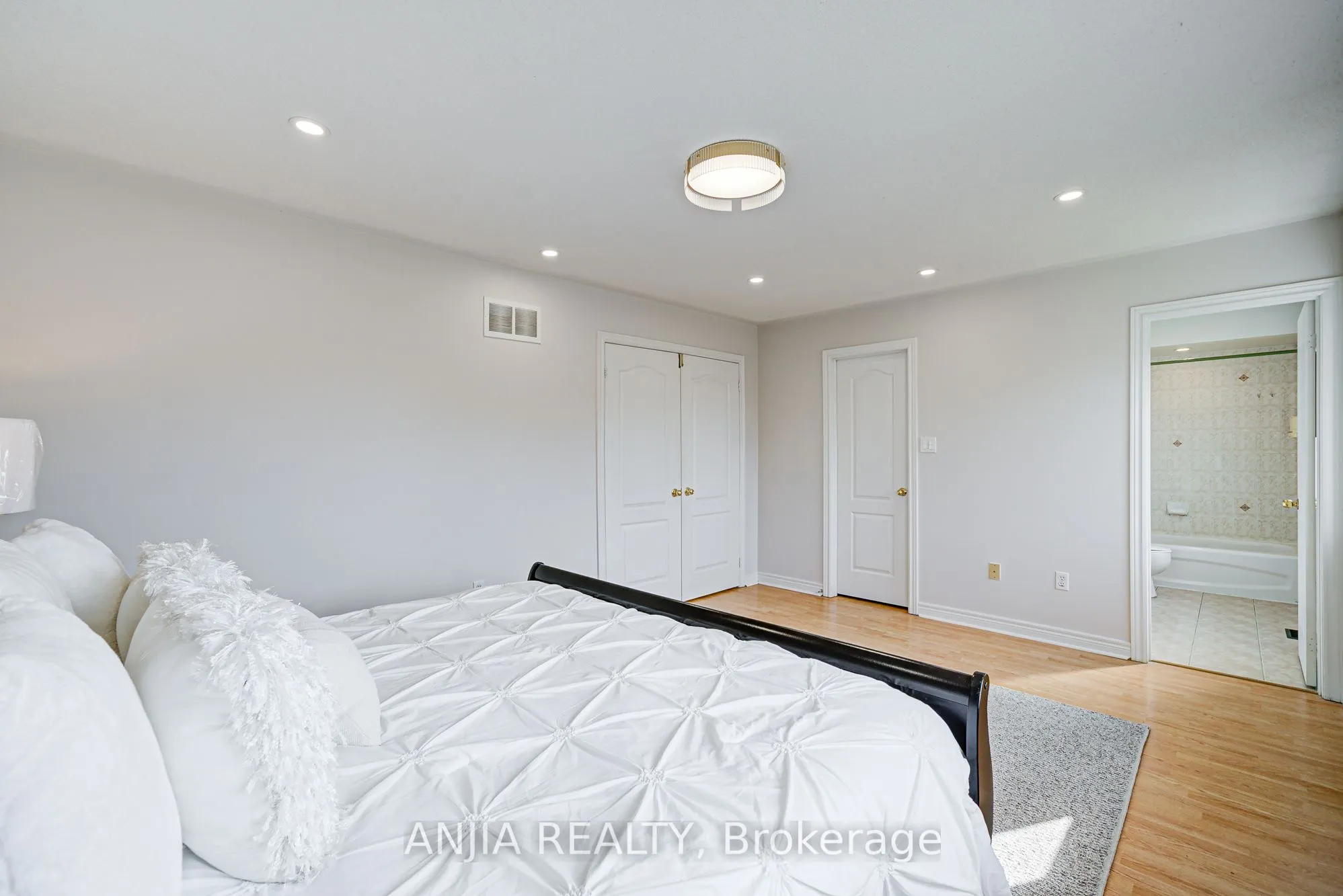 140 Edward Jefferys Avenue