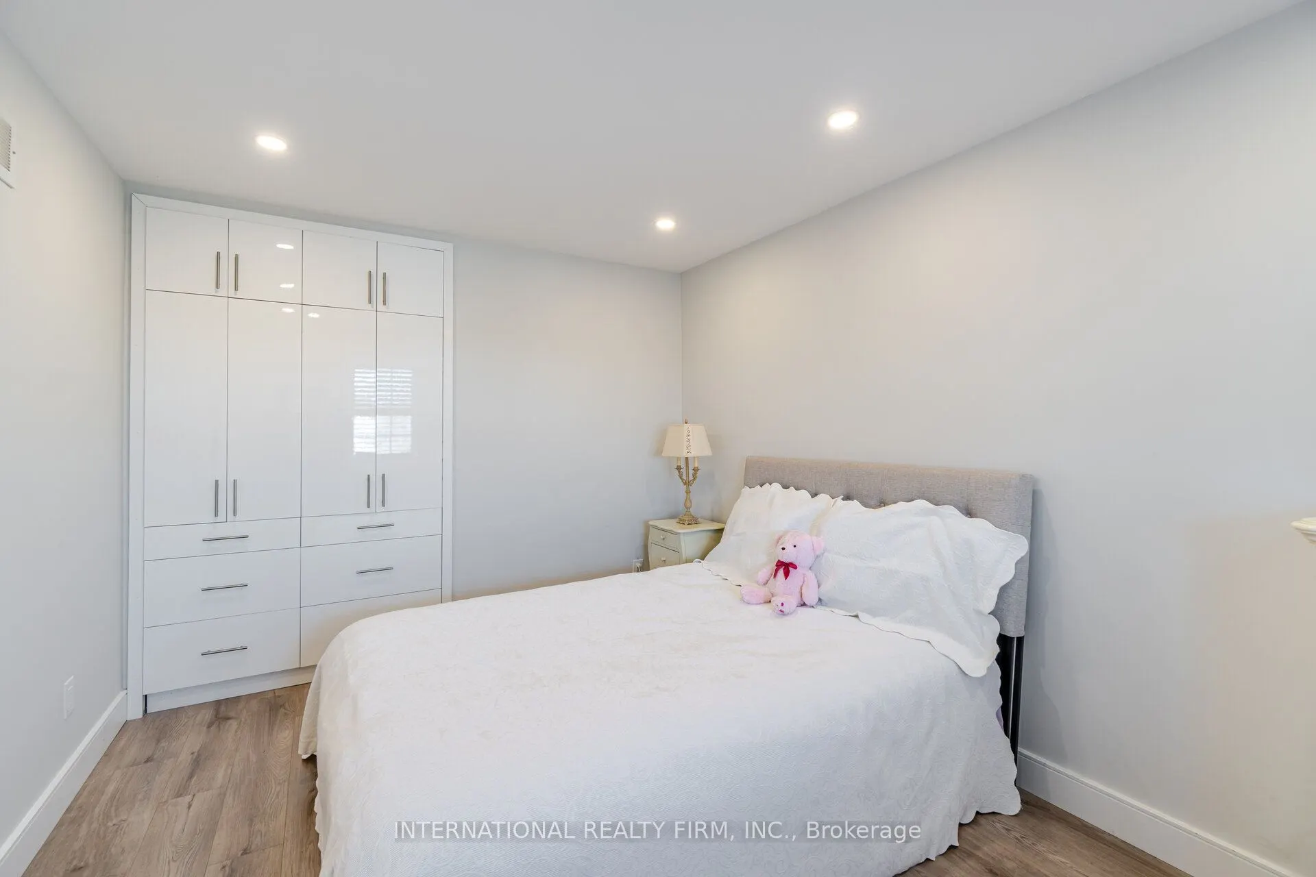 67 Rosanna Crescent