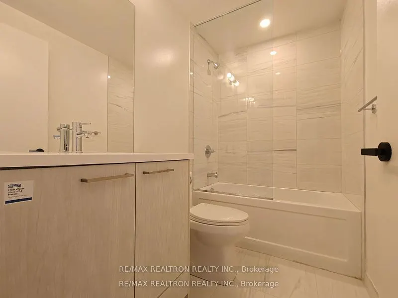 28 Interchange Way, #2209