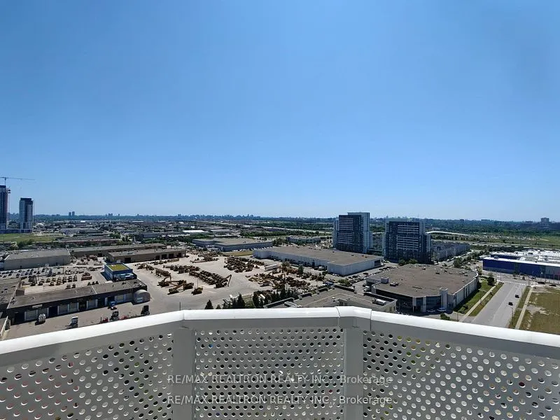 28 Interchange Way, #2209