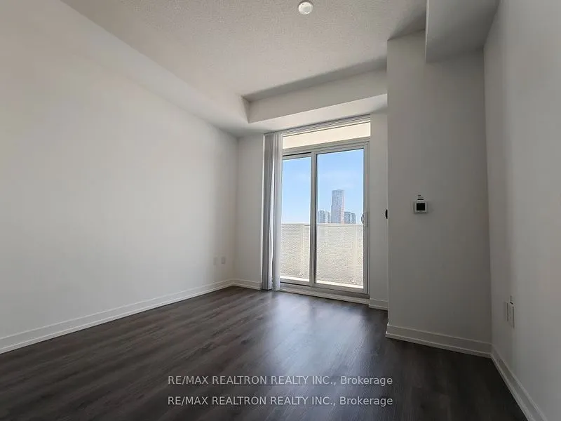 28 Interchange Way, #2209