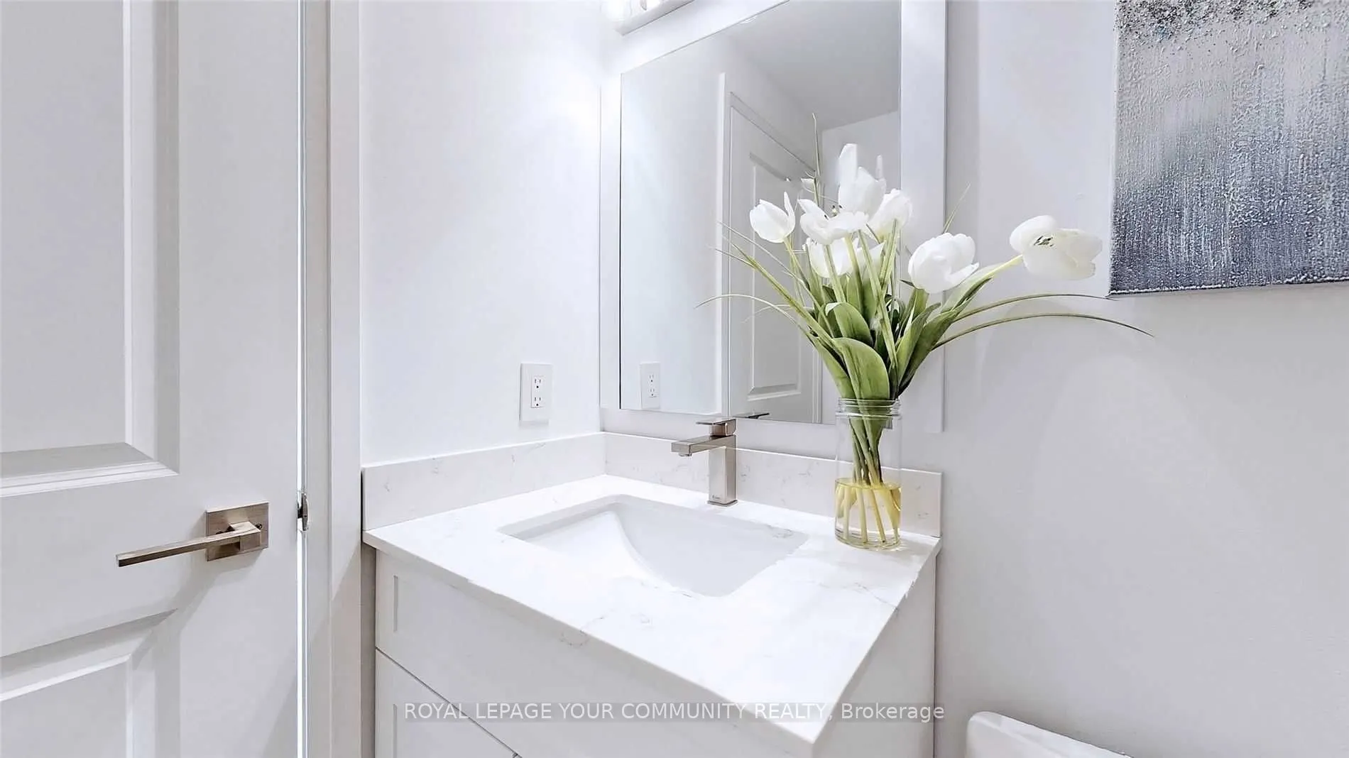 7161 Yonge Street, #2426