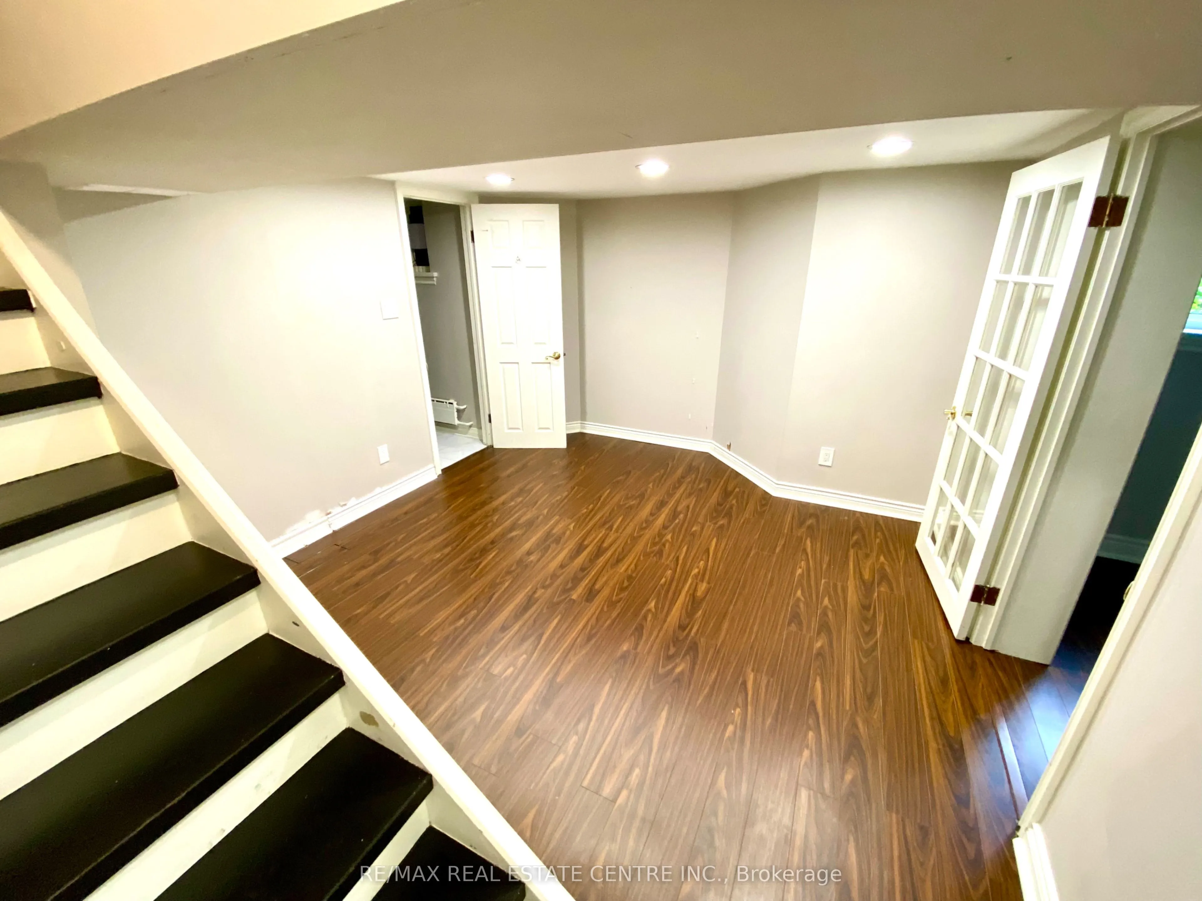 21 John Street E