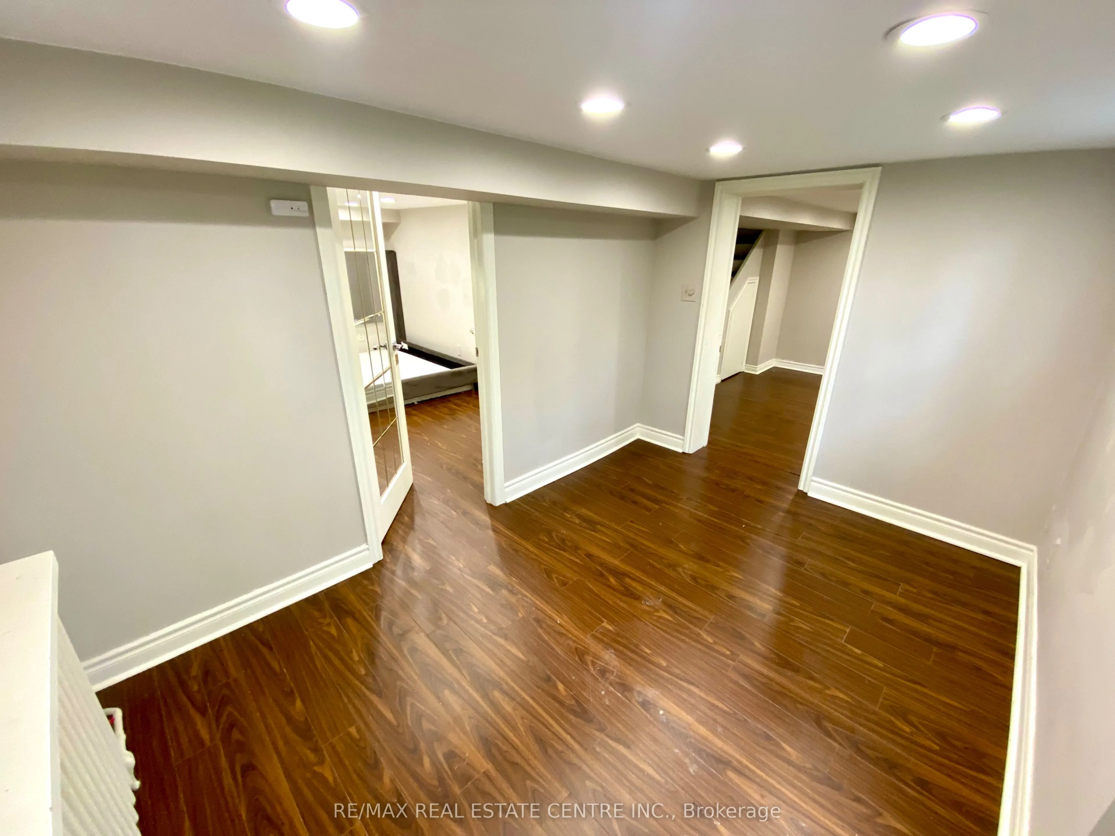 21 John Street E