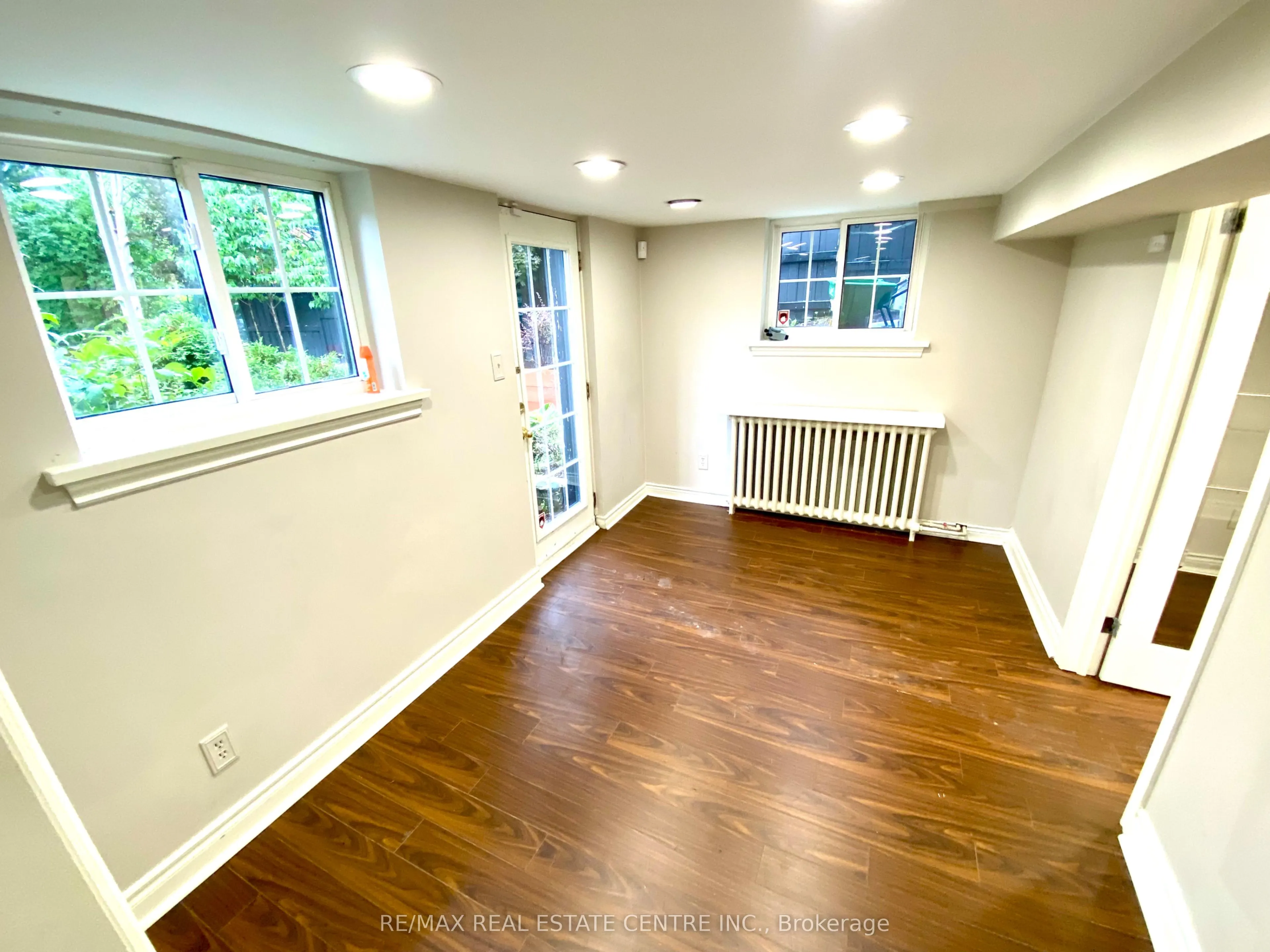 21 John Street E