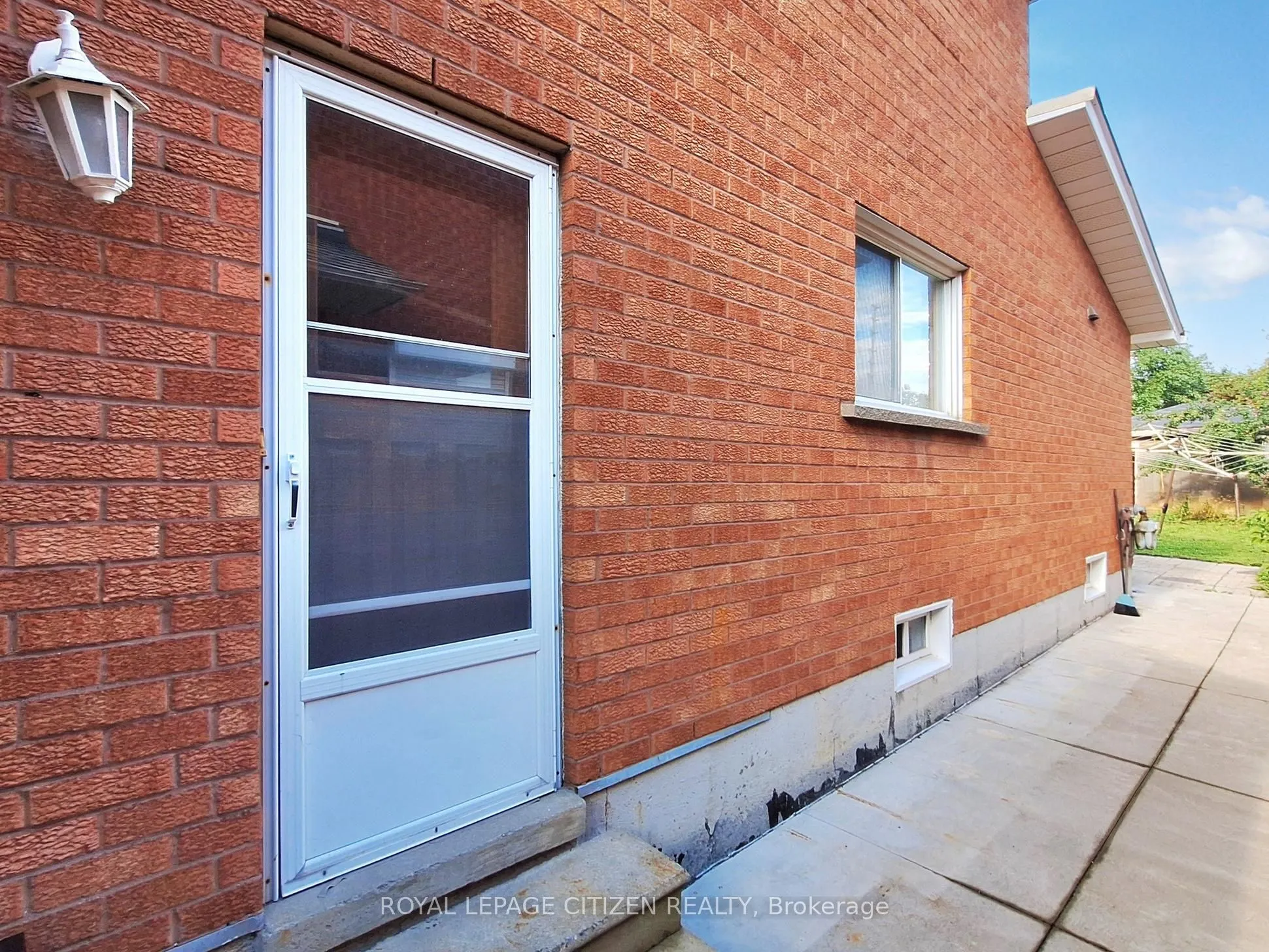63 Dante Ct
