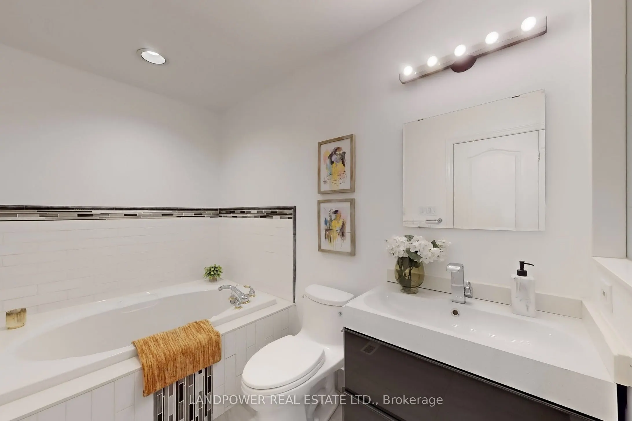 6 Leonard Street, #33