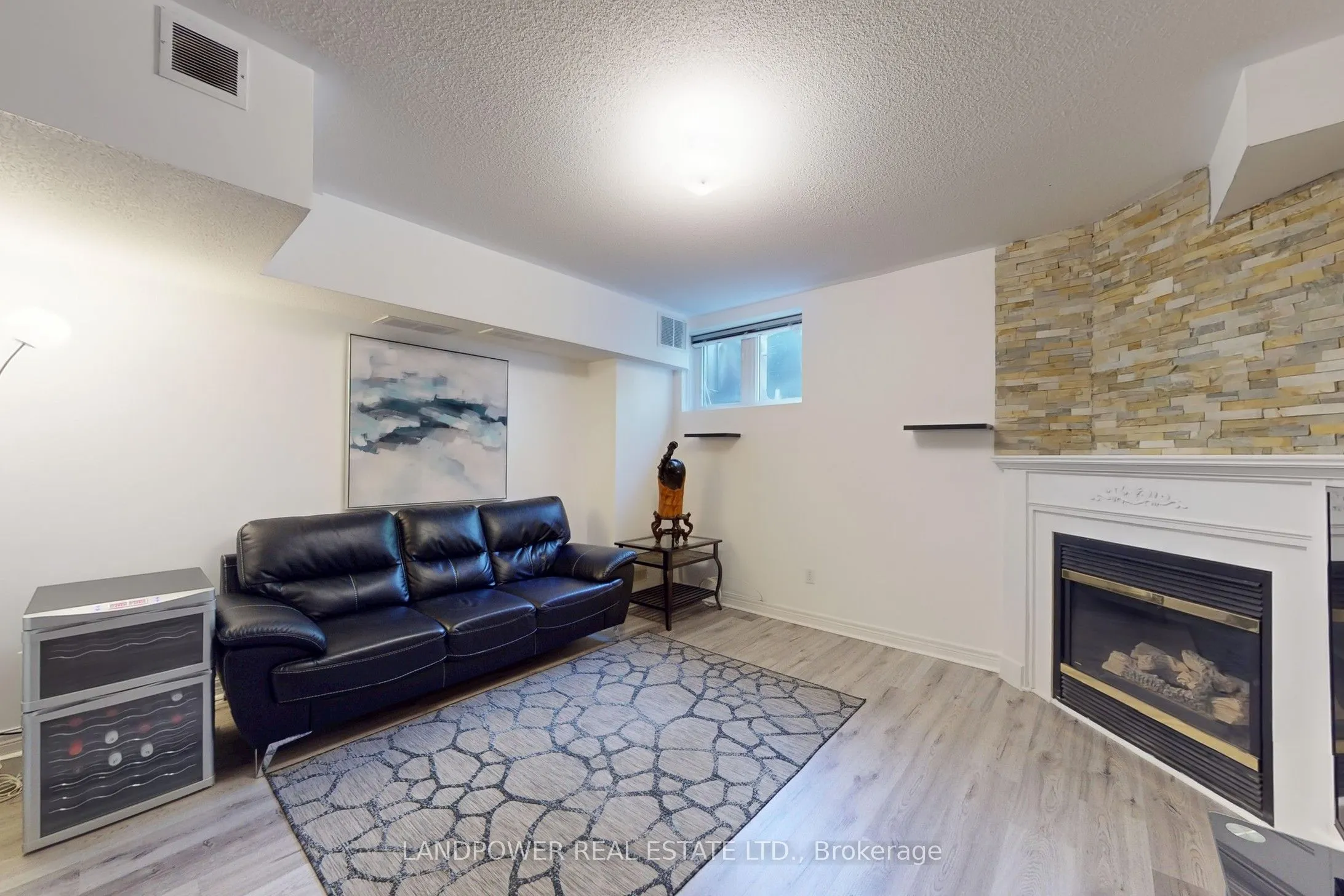 6 Leonard Street, #33