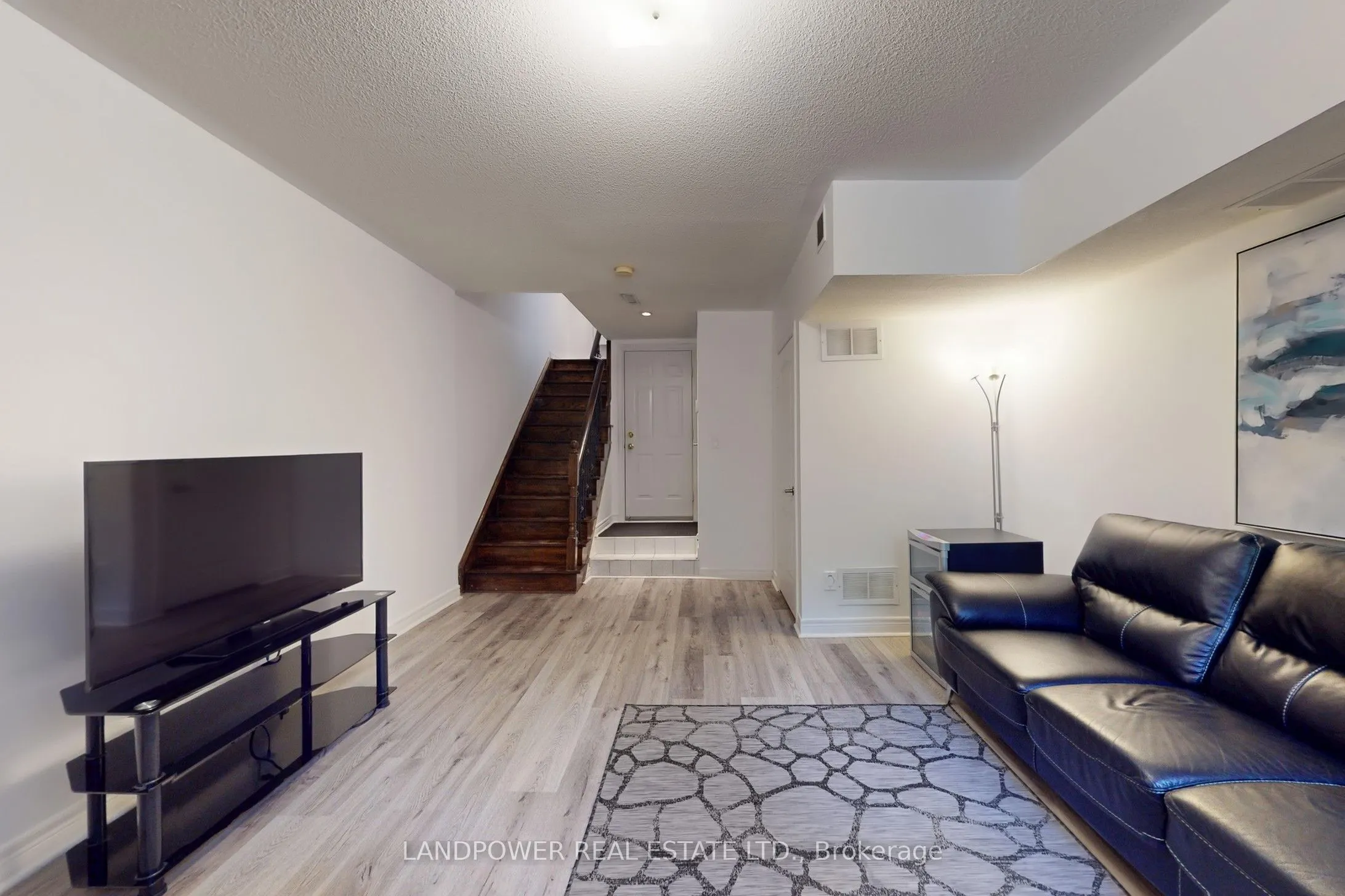 6 Leonard Street, #33