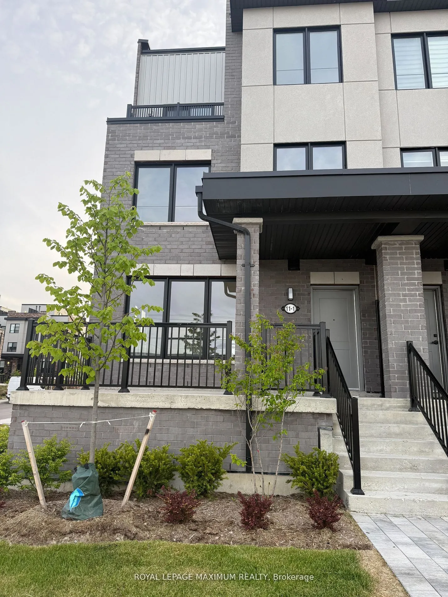 11 Baynes Way N, #1