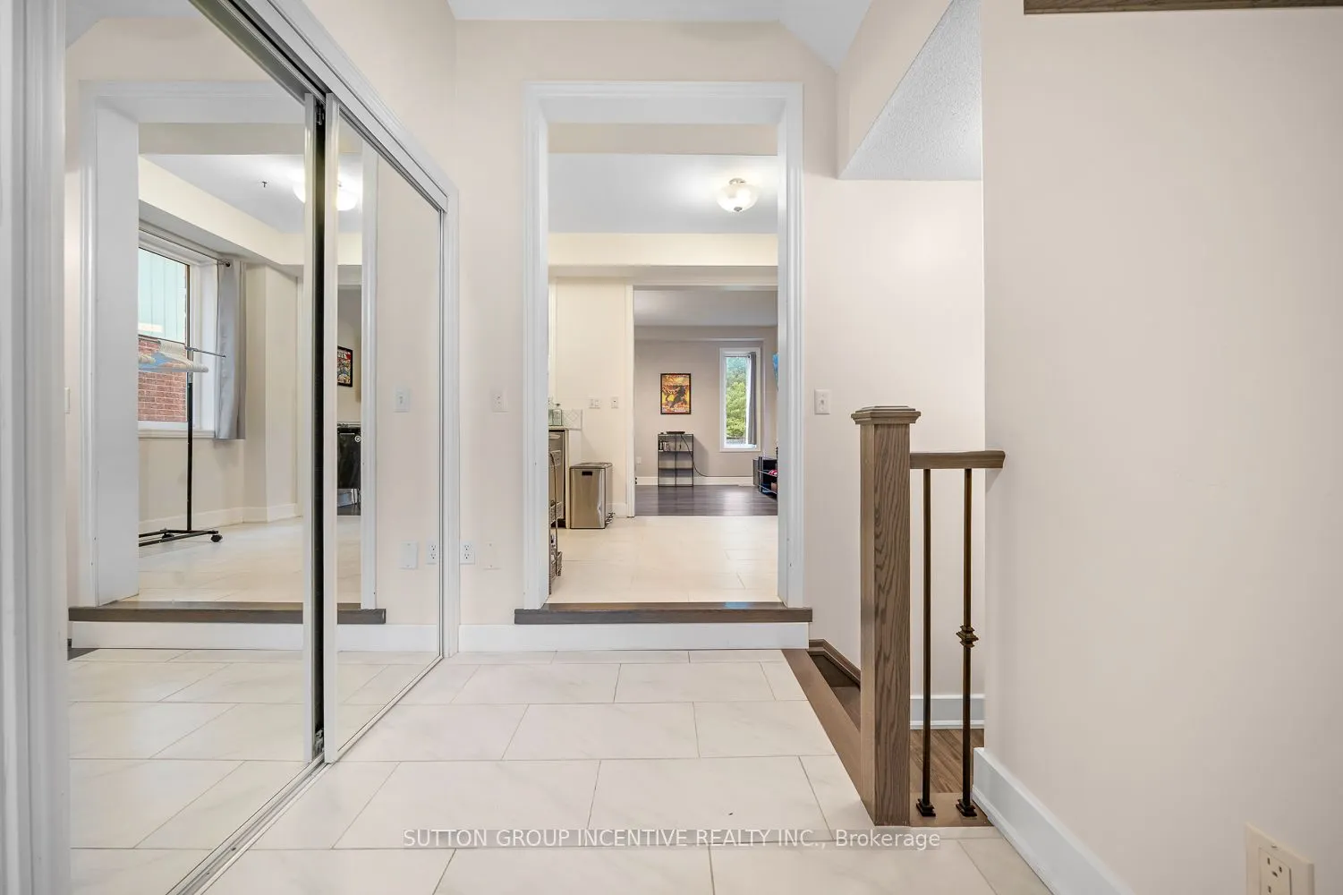 105 COLLIER Crescent