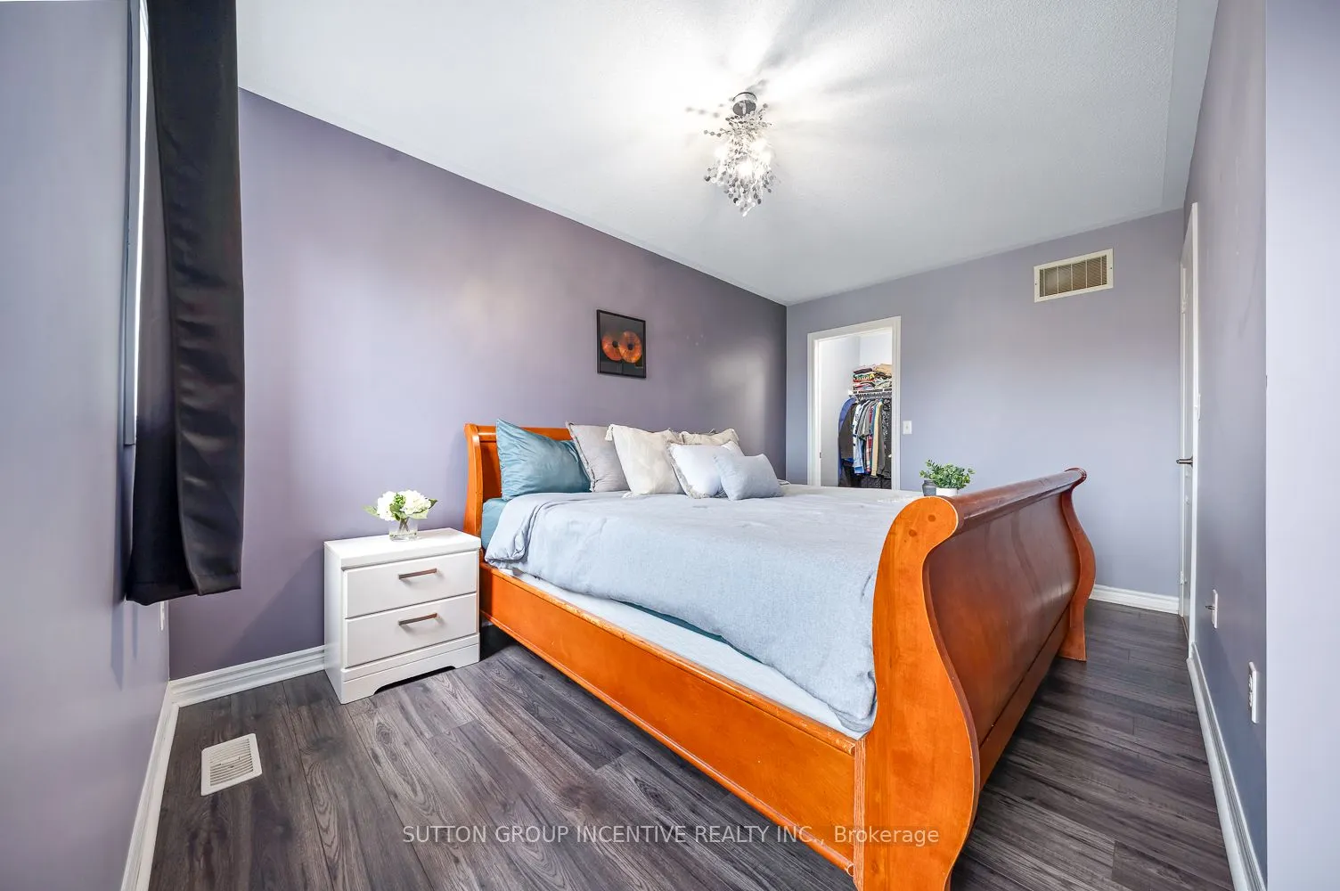 105 COLLIER Crescent