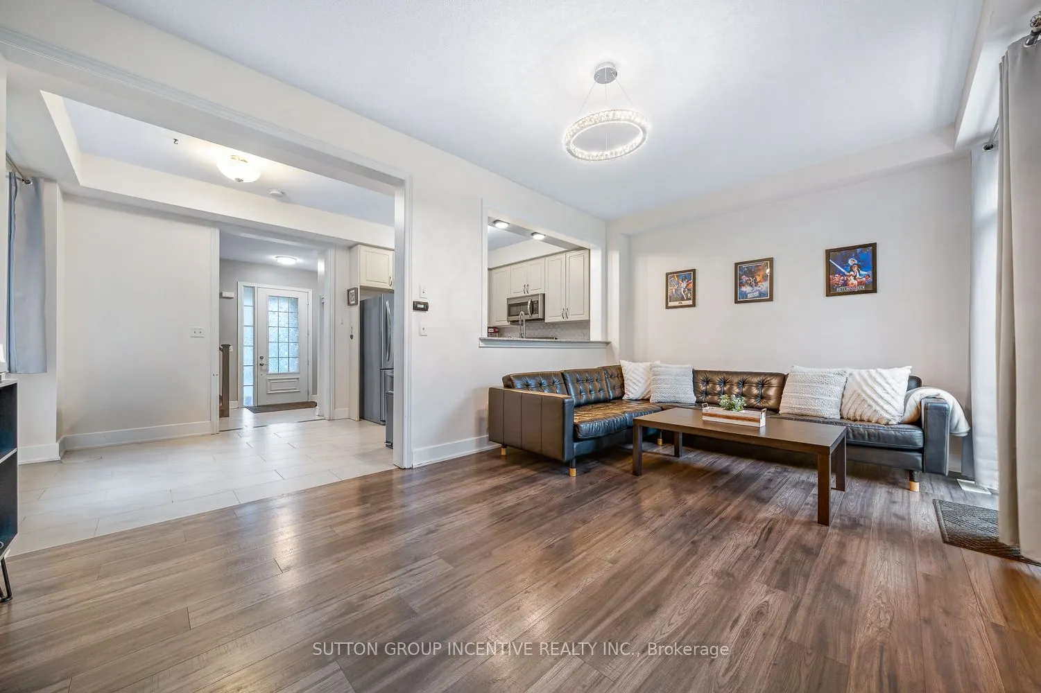 105 COLLIER Crescent