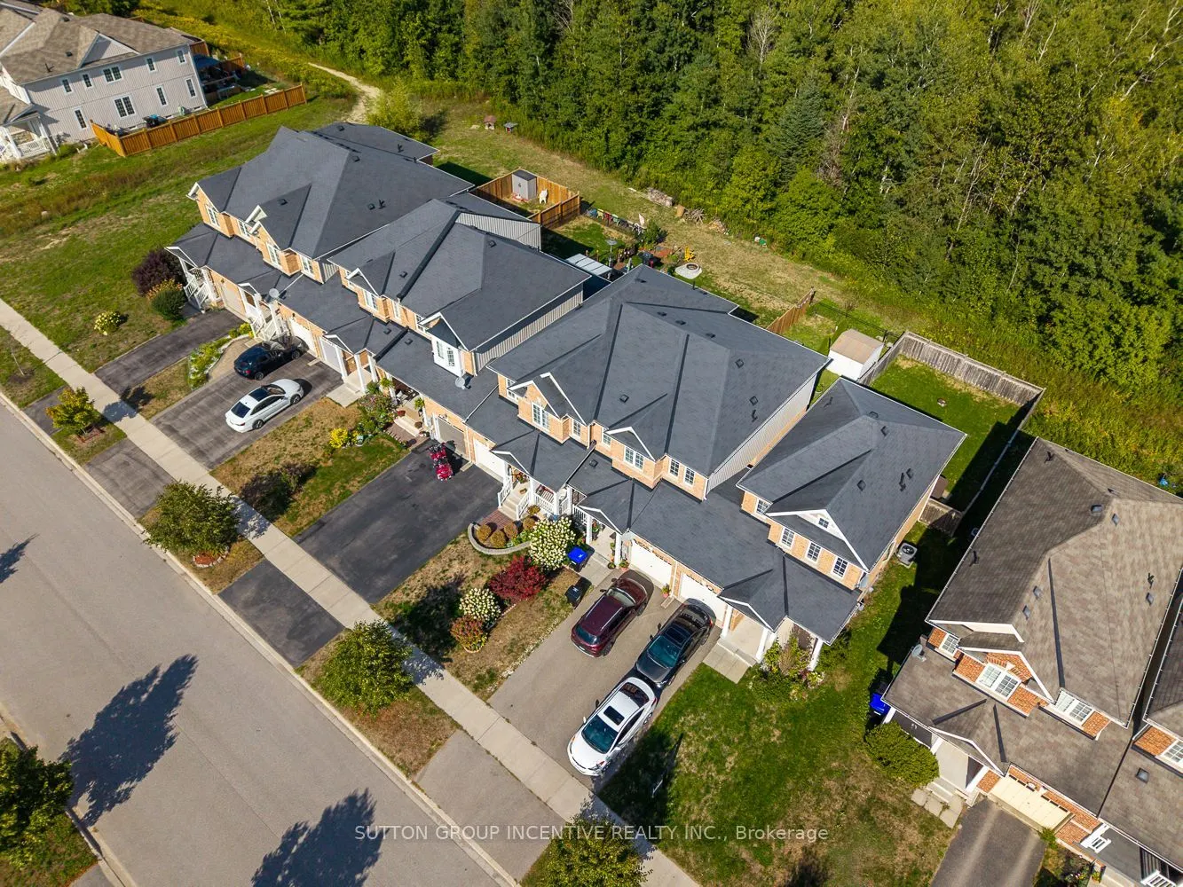 105 COLLIER Crescent