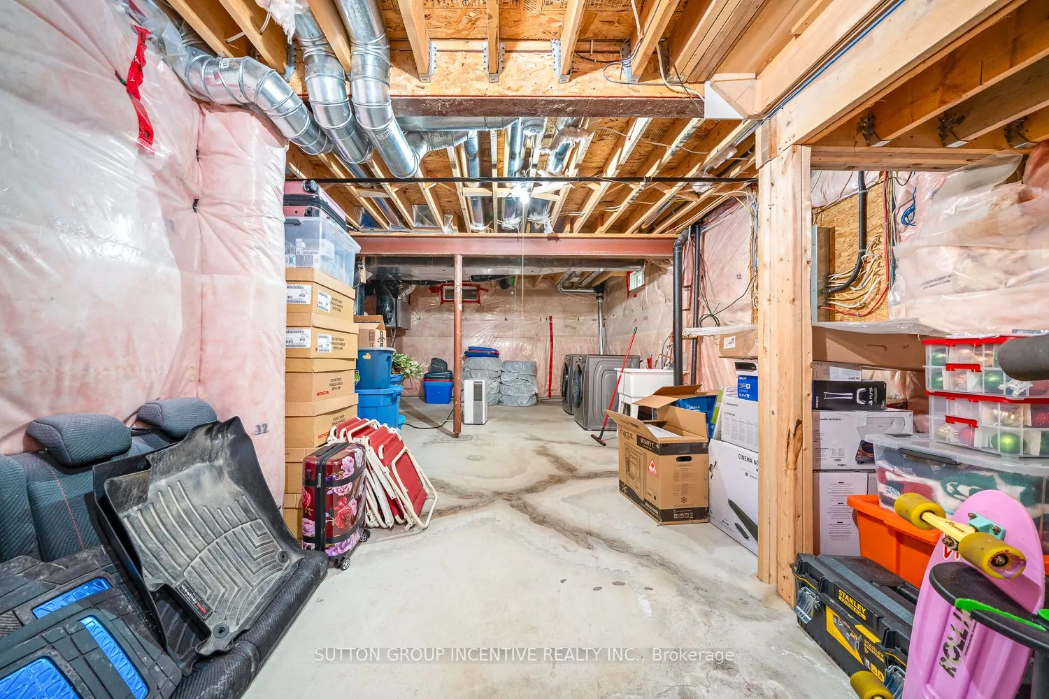 105 COLLIER Crescent