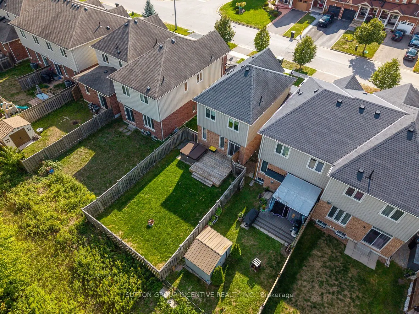 105 COLLIER Crescent