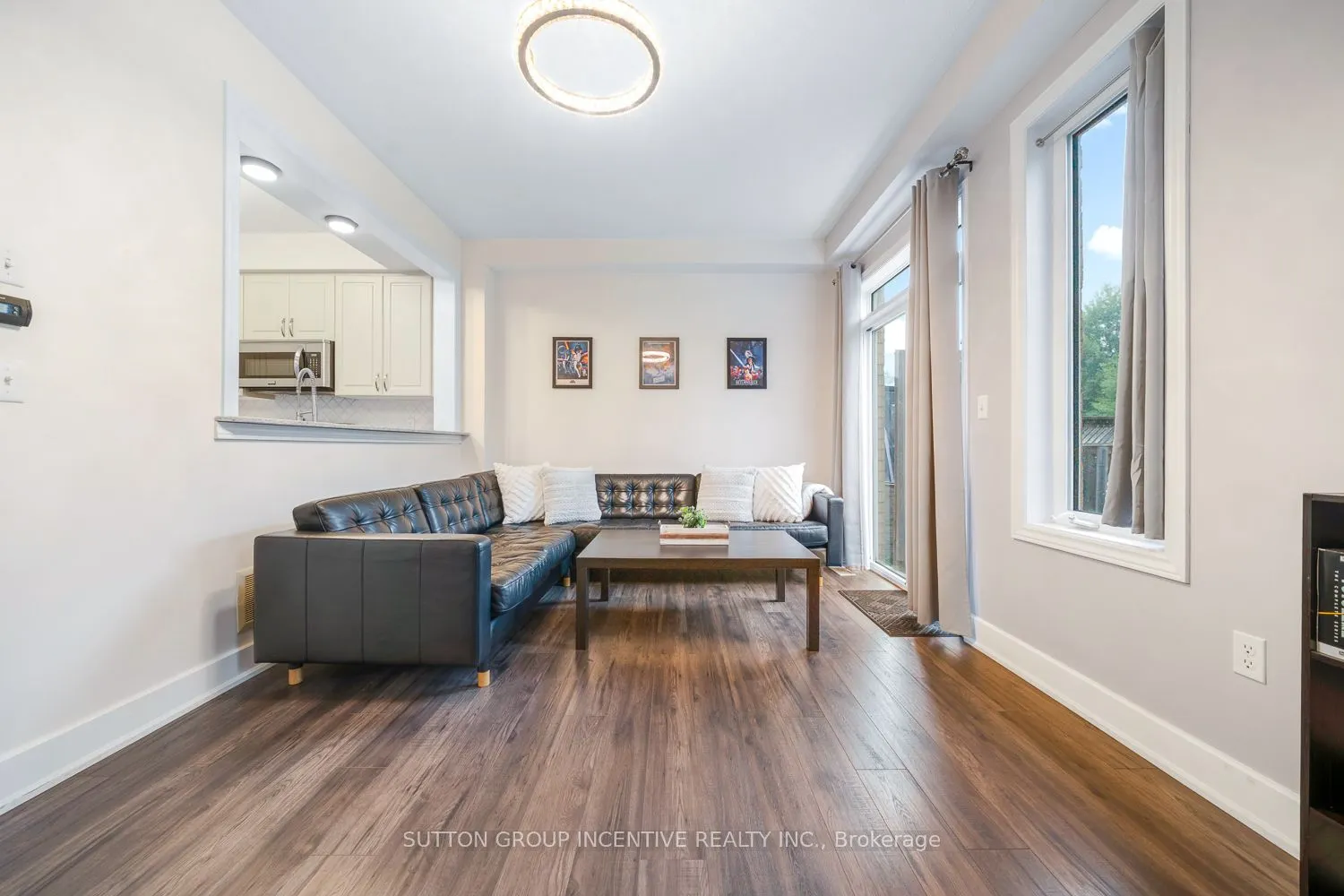 105 COLLIER Crescent
