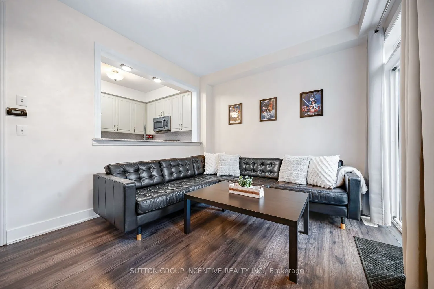 105 COLLIER Crescent