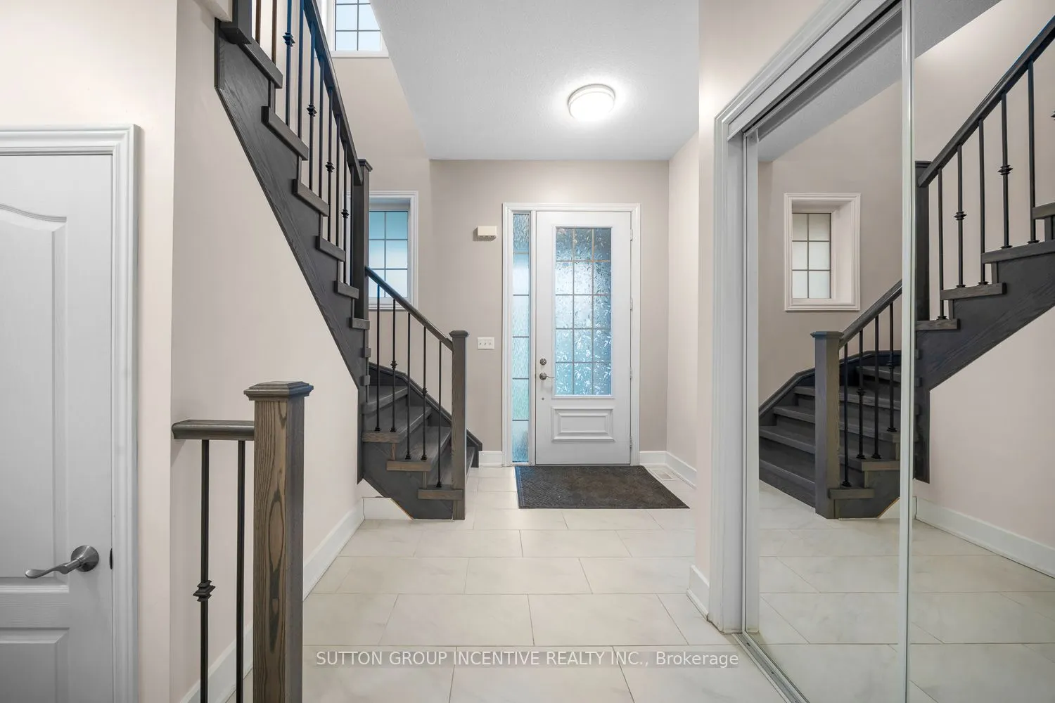 105 COLLIER Crescent