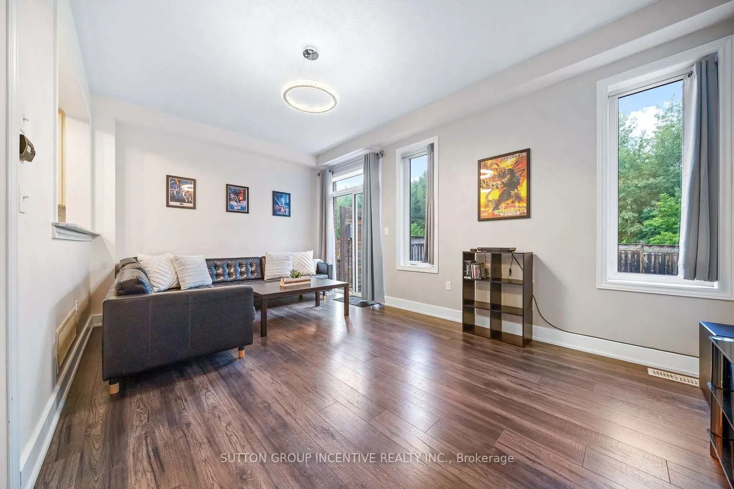 105 COLLIER Crescent