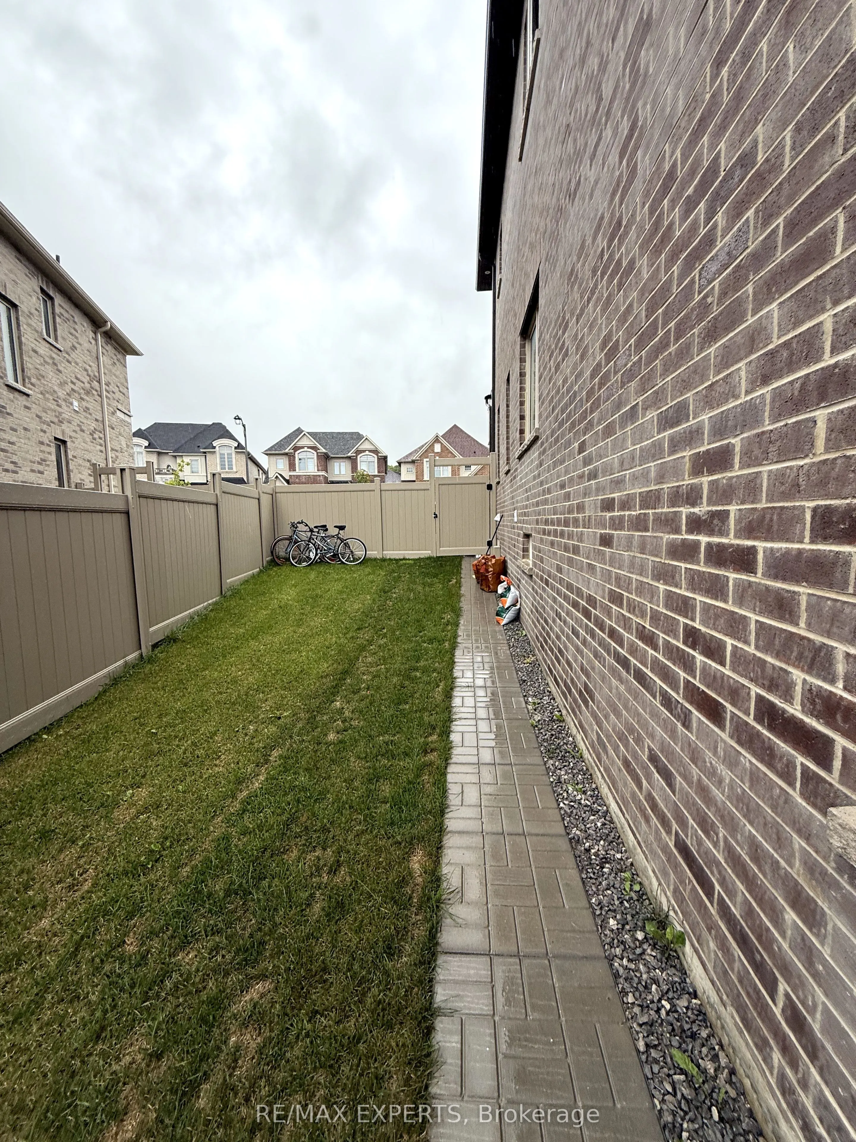 23 KENNETH ROSS Bend