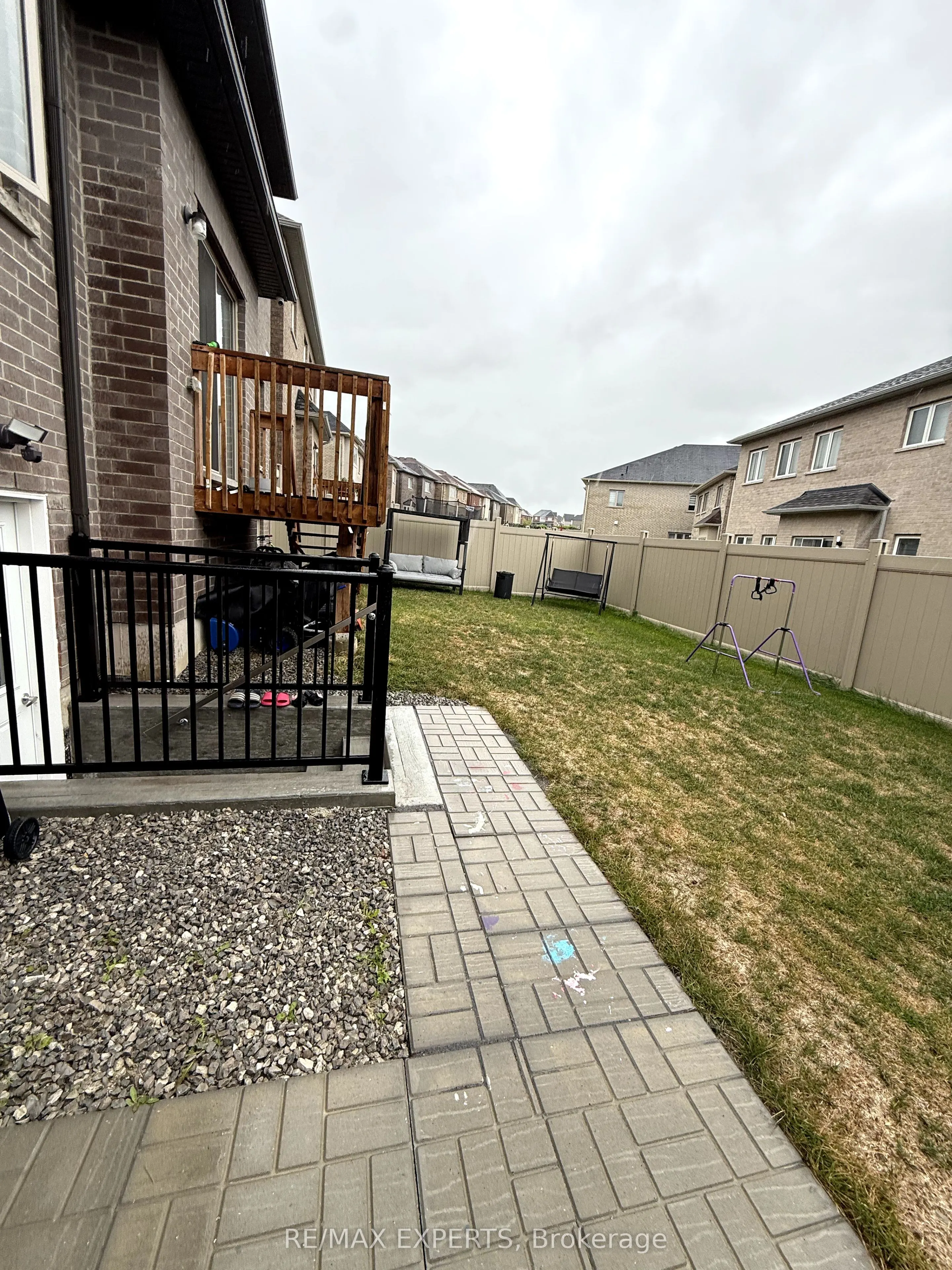 23 KENNETH ROSS Bend
