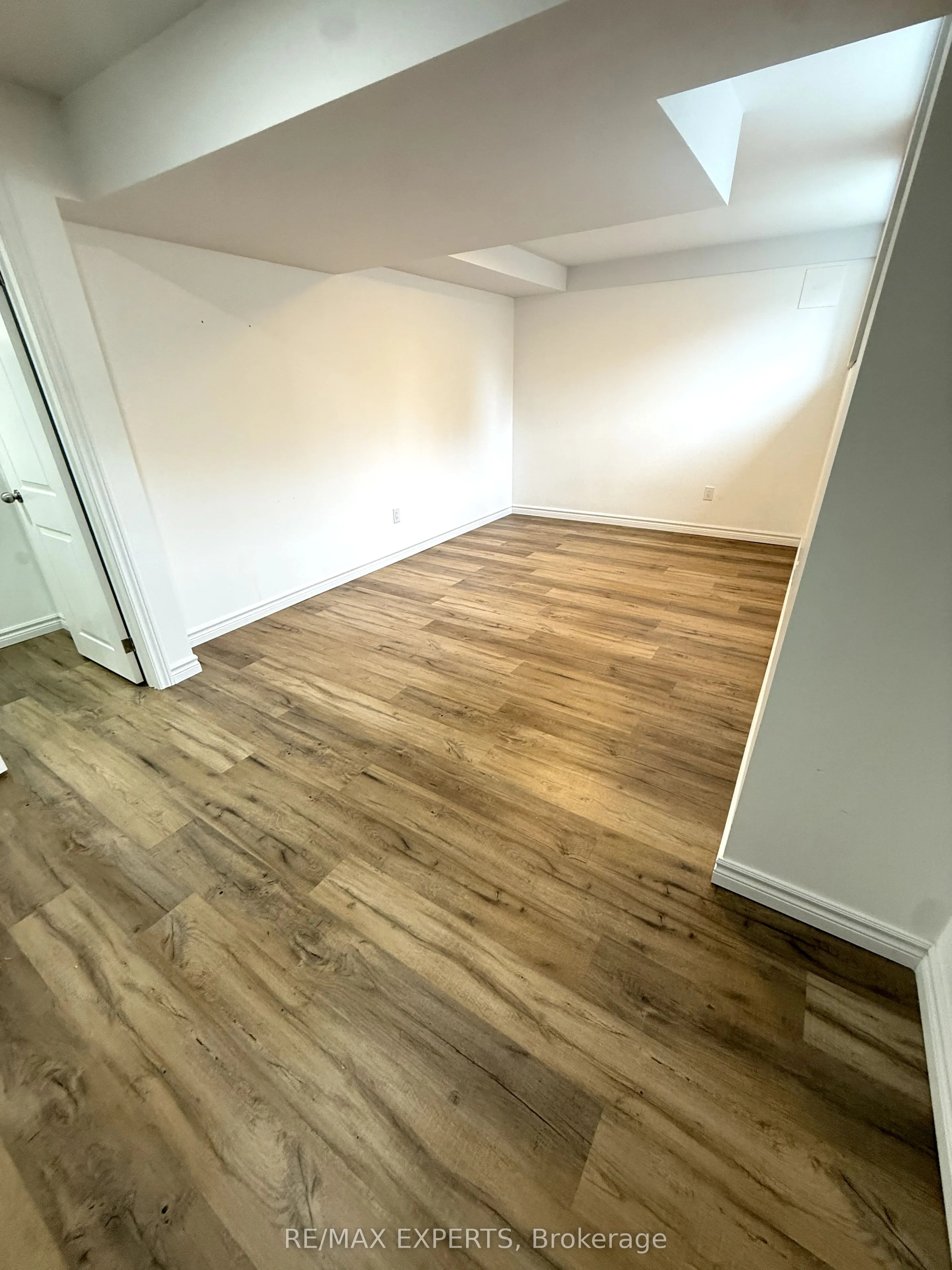 23 KENNETH ROSS Bend