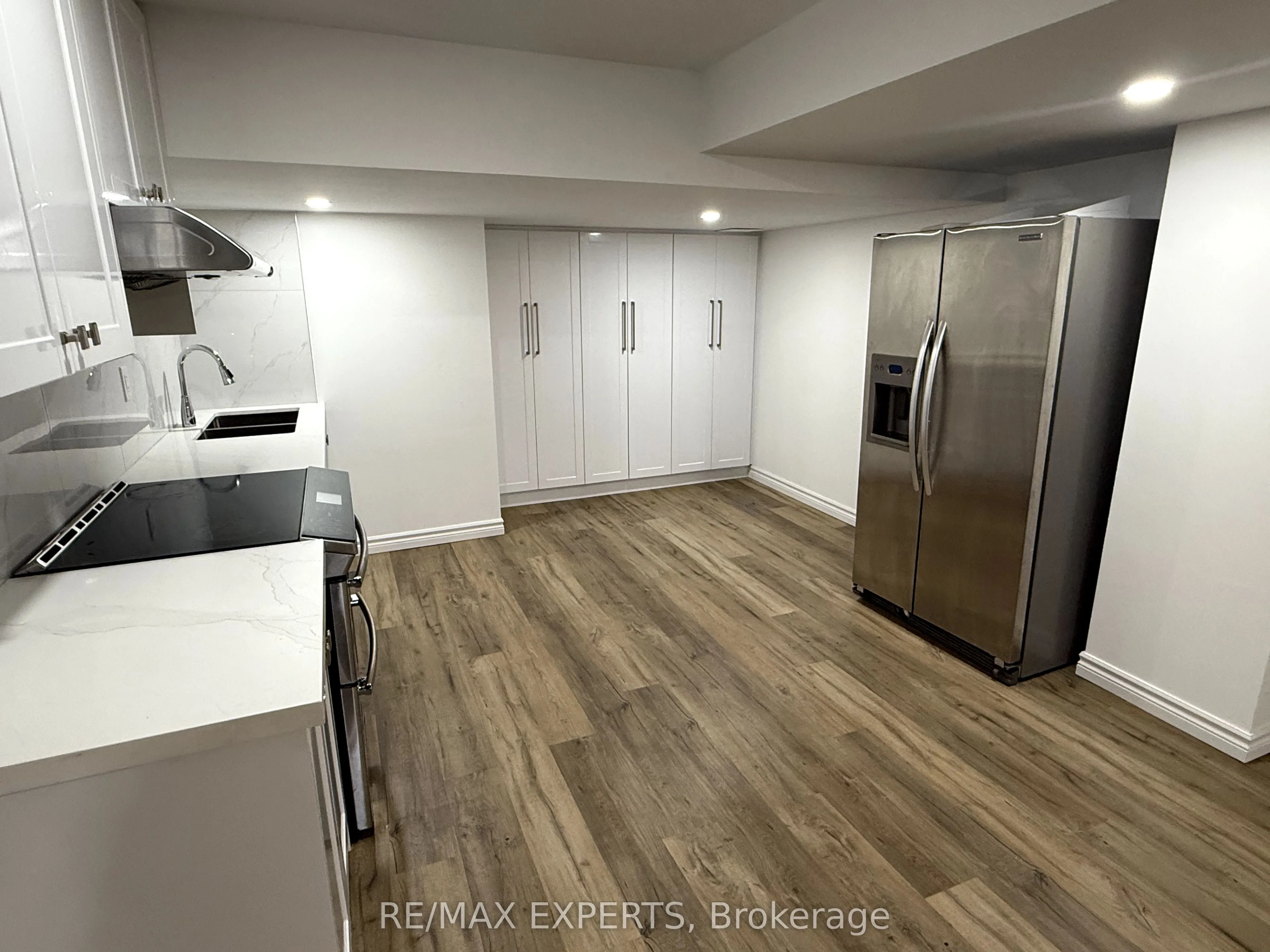 23 KENNETH ROSS Bend