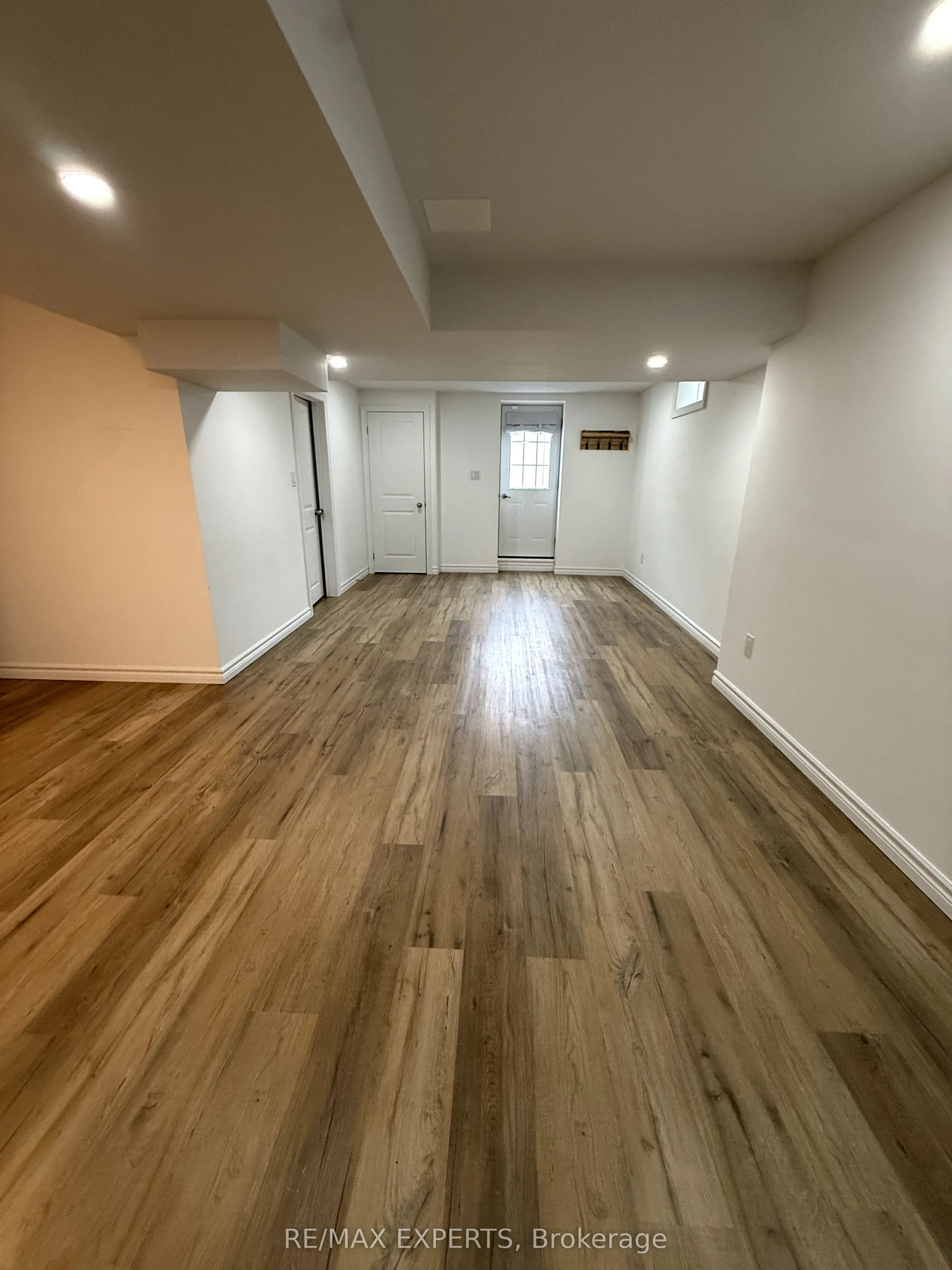 23 KENNETH ROSS Bend