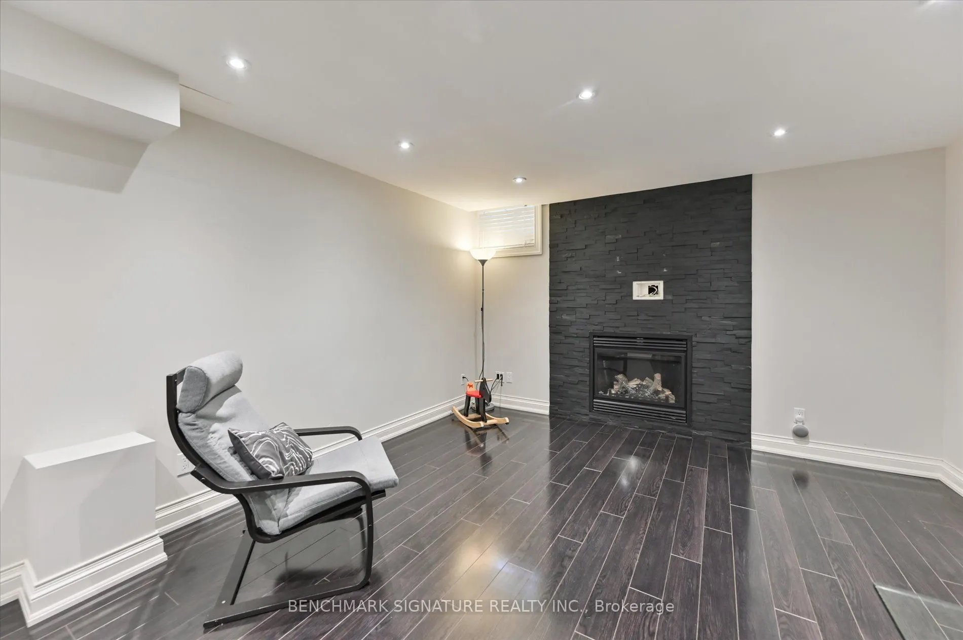 37 Harry Sanders Avenue