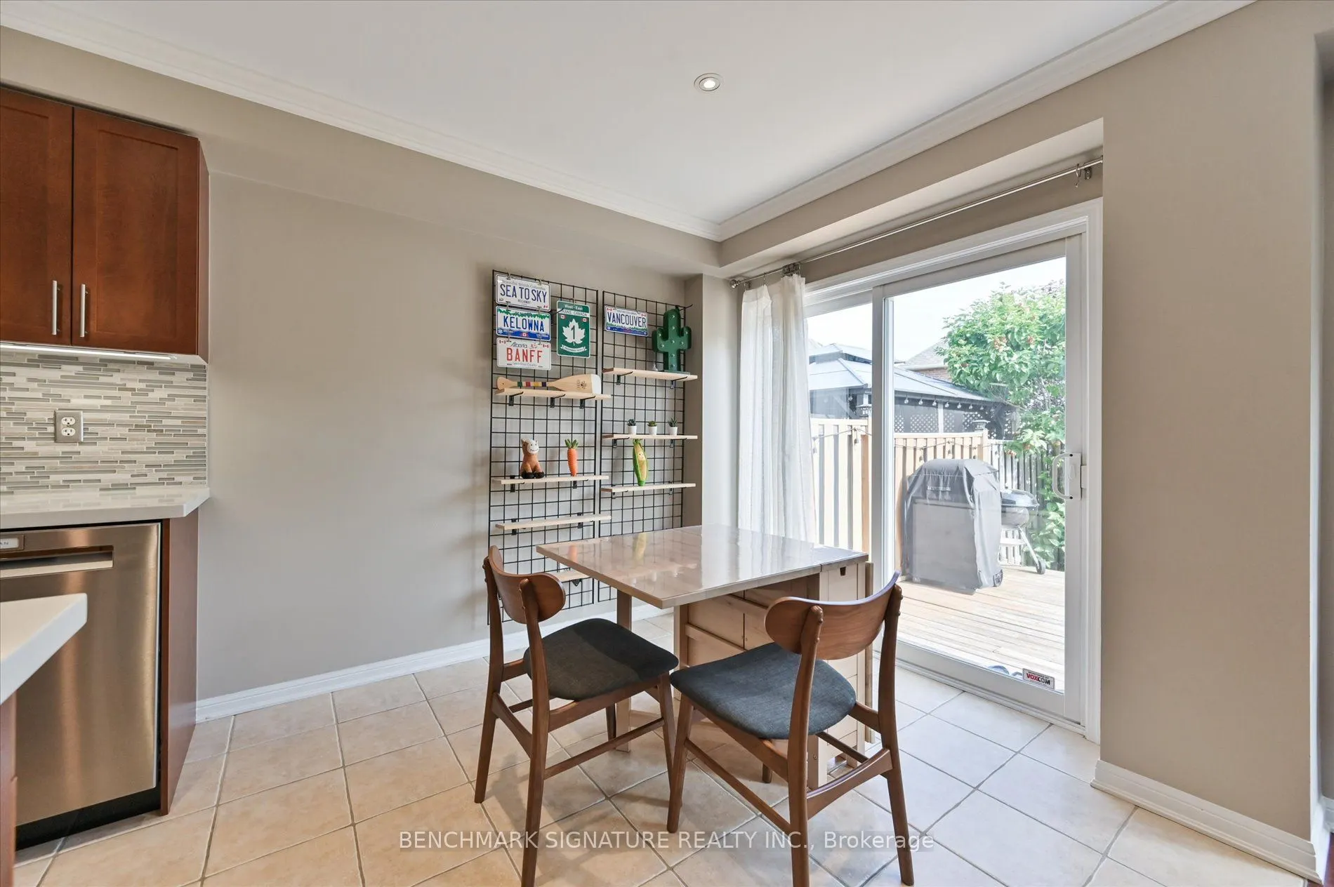 37 Harry Sanders Avenue