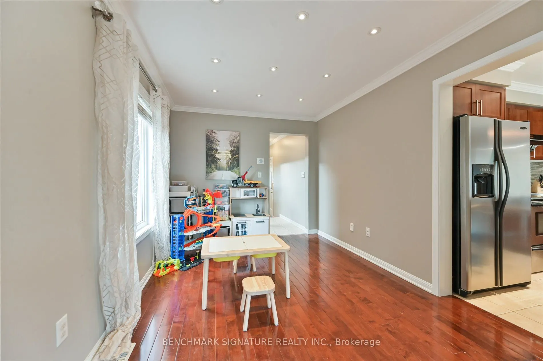 37 Harry Sanders Avenue