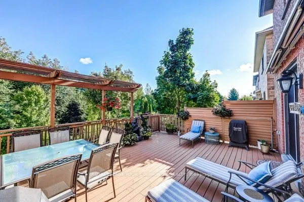 61 Deerwood Crescent
