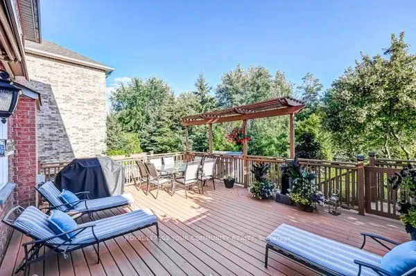 61 Deerwood Crescent