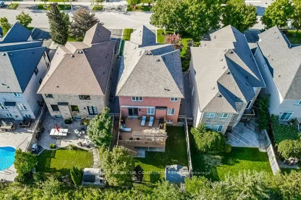 61 Deerwood Crescent