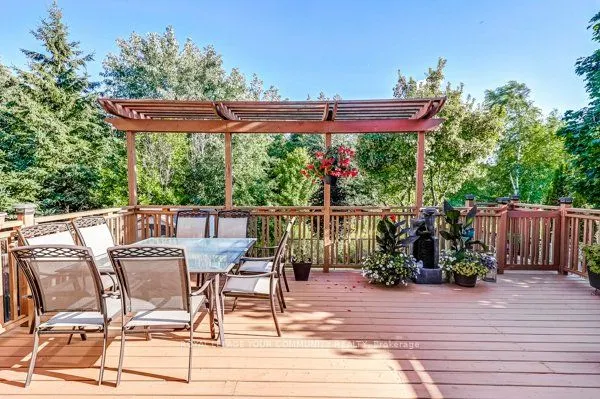 61 Deerwood Crescent