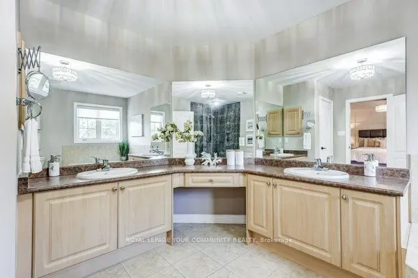 61 Deerwood Crescent