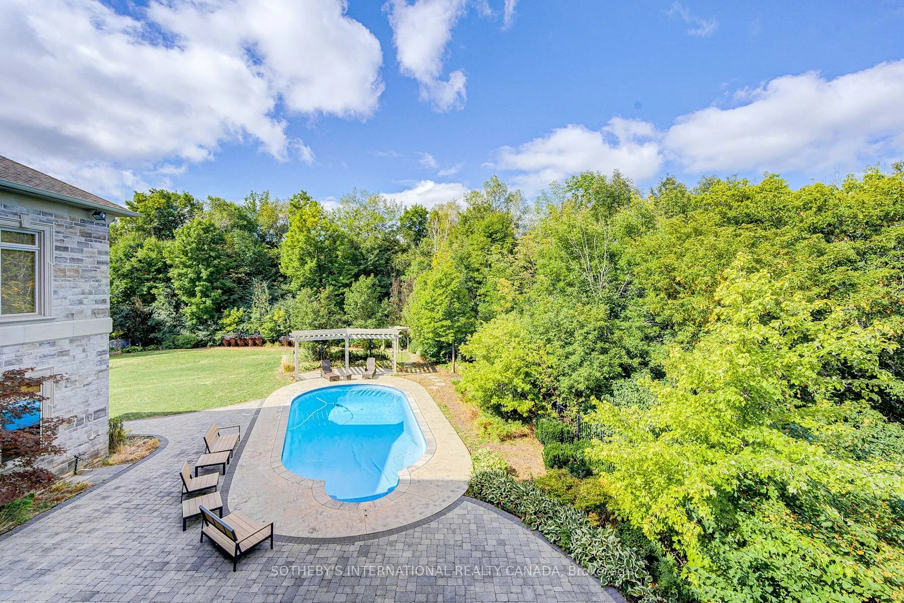 71 Grandvista Crescent