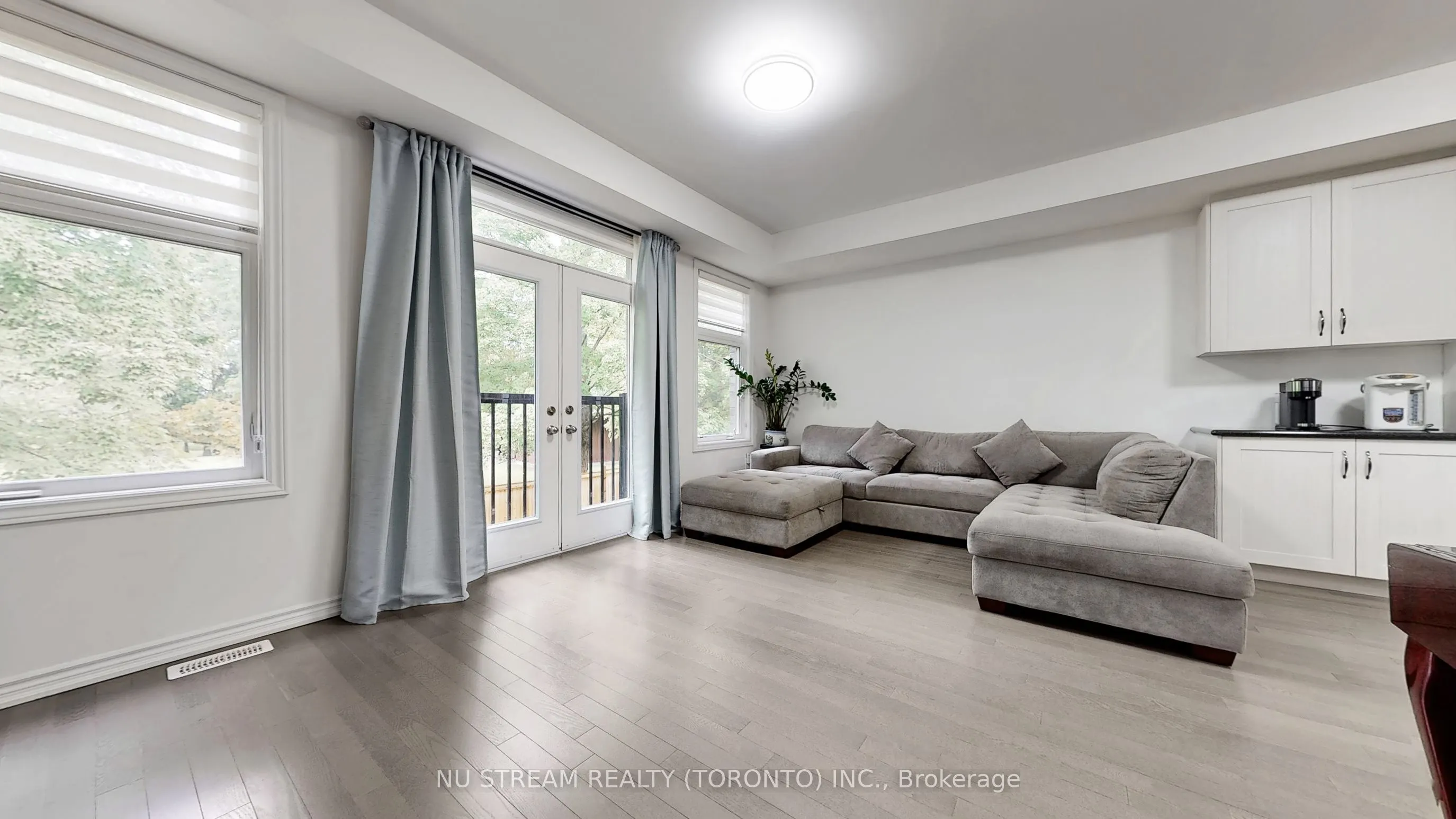 76 Puisaya Drive