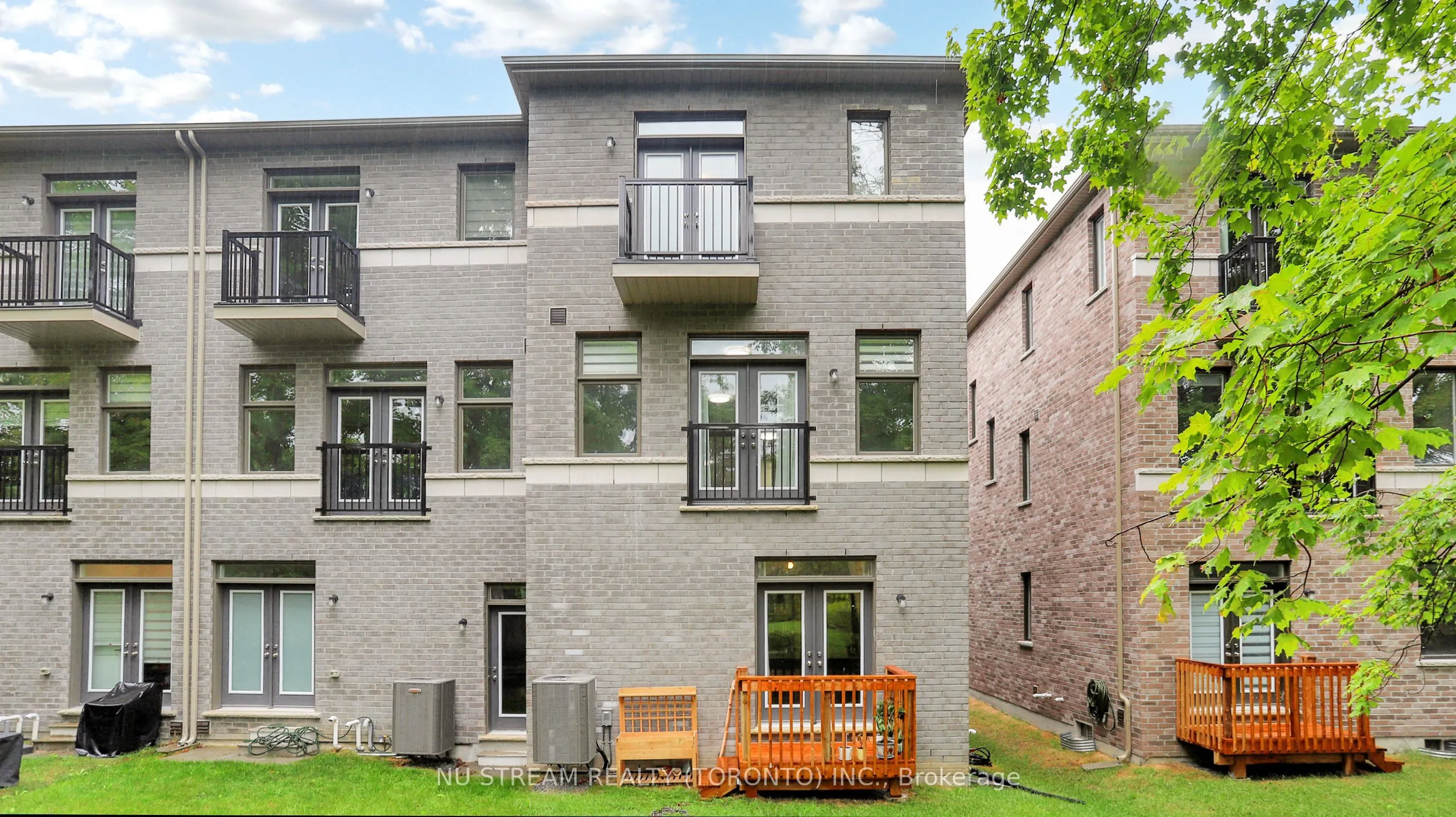 76 Puisaya Drive