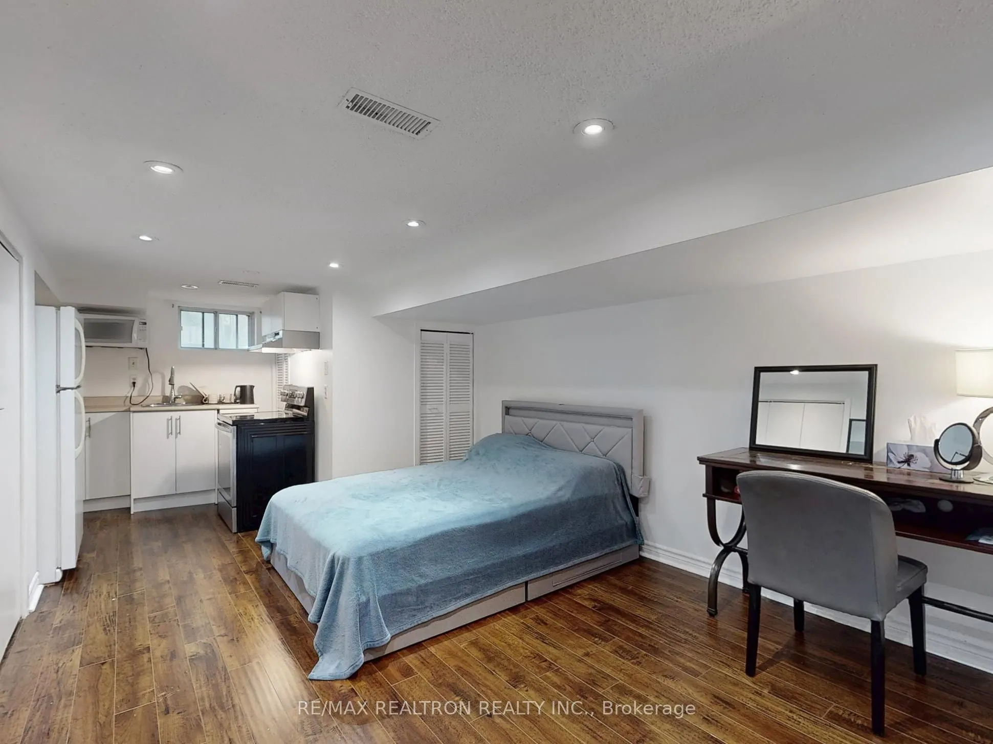 242 Beechy Drive, #Main