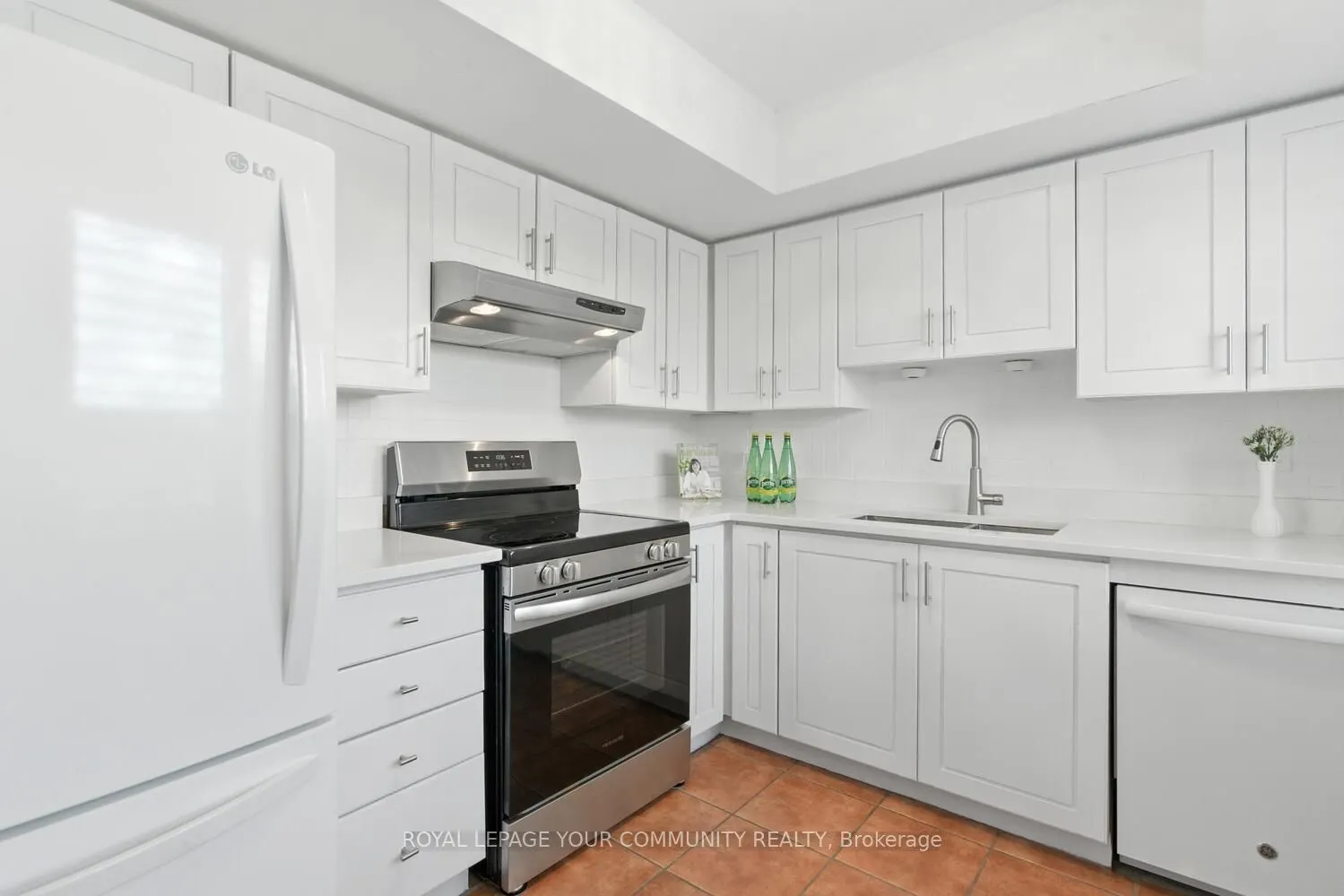 14924 Yonge Street, #305