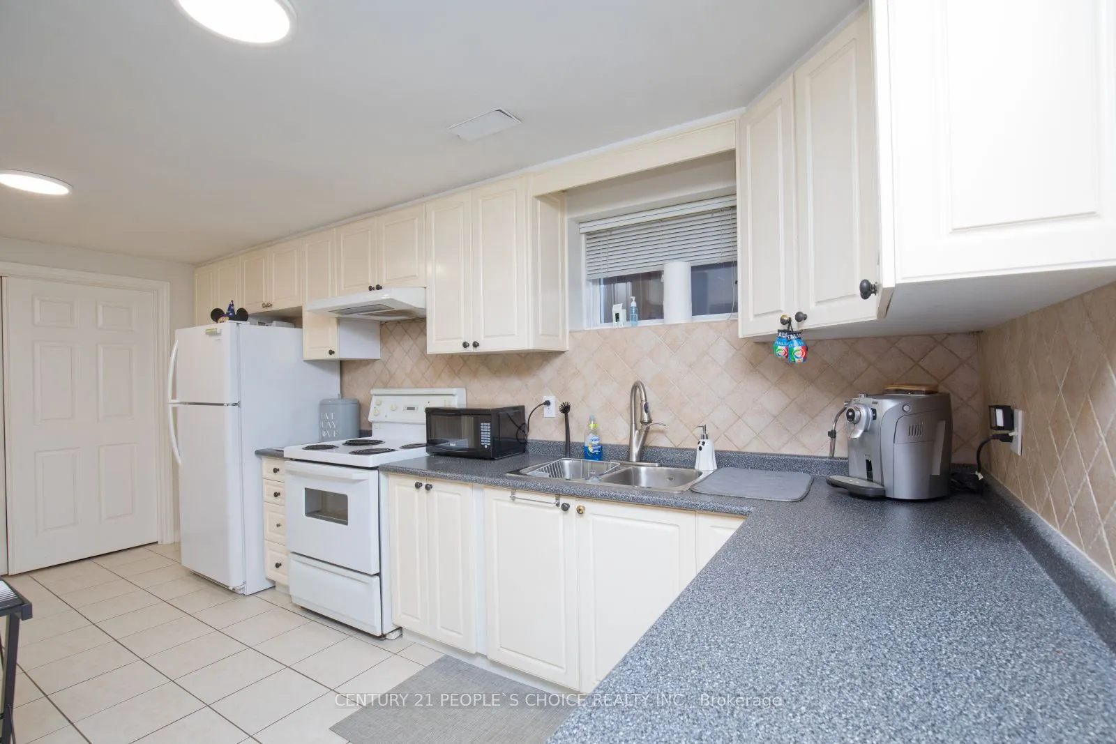 71 Rosanna Crescent